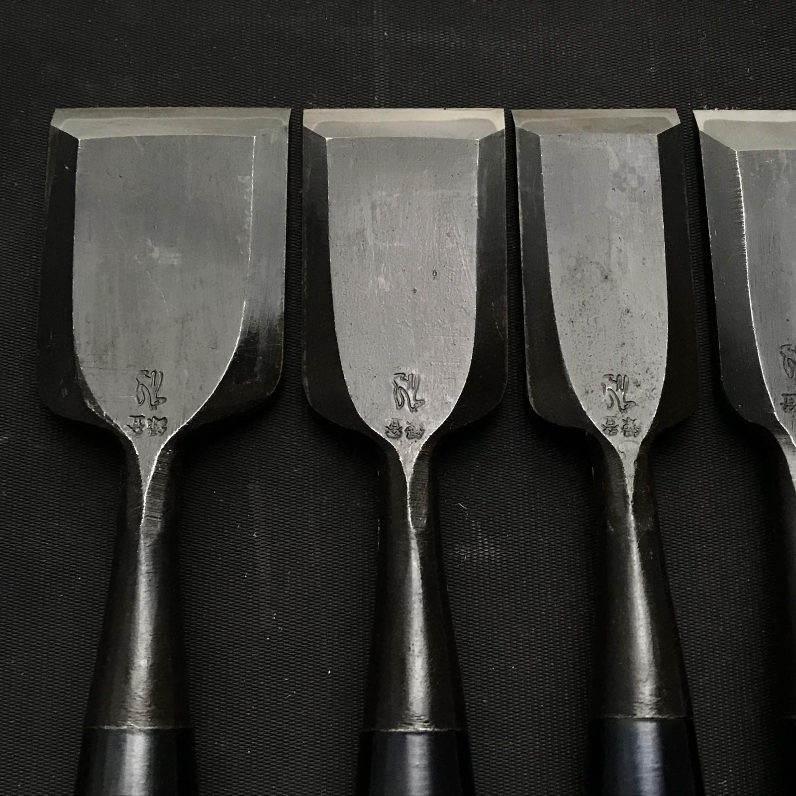 Kitsune Bench chisels set by Isono Nobuo 磯野信夫作 狐 追入組鑿 黒檀柄 Oirenomi