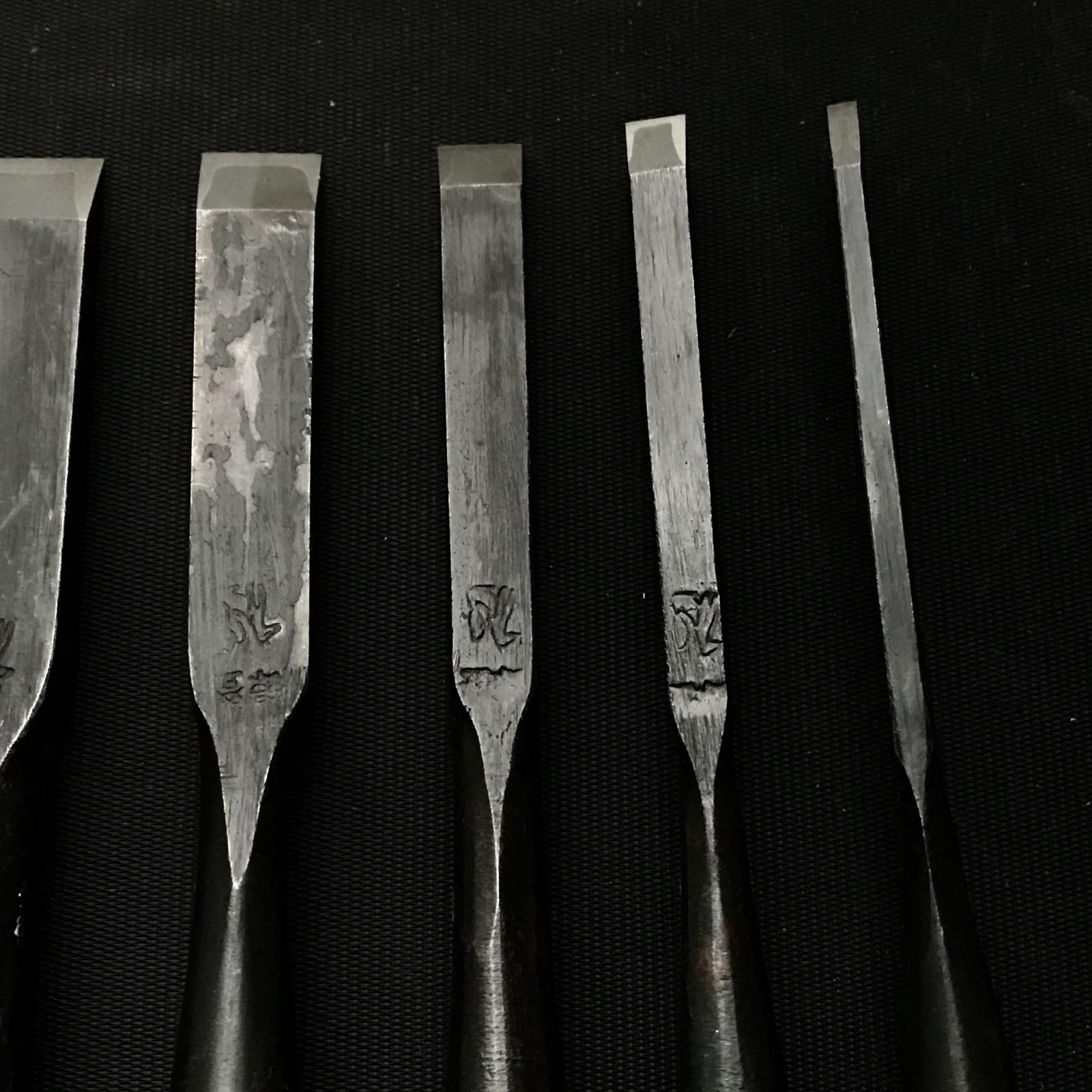 Kitsune Bench chisels set by Isono Nobuo 磯野信夫作 狐 追入組鑿 黒檀柄 Oirenomi