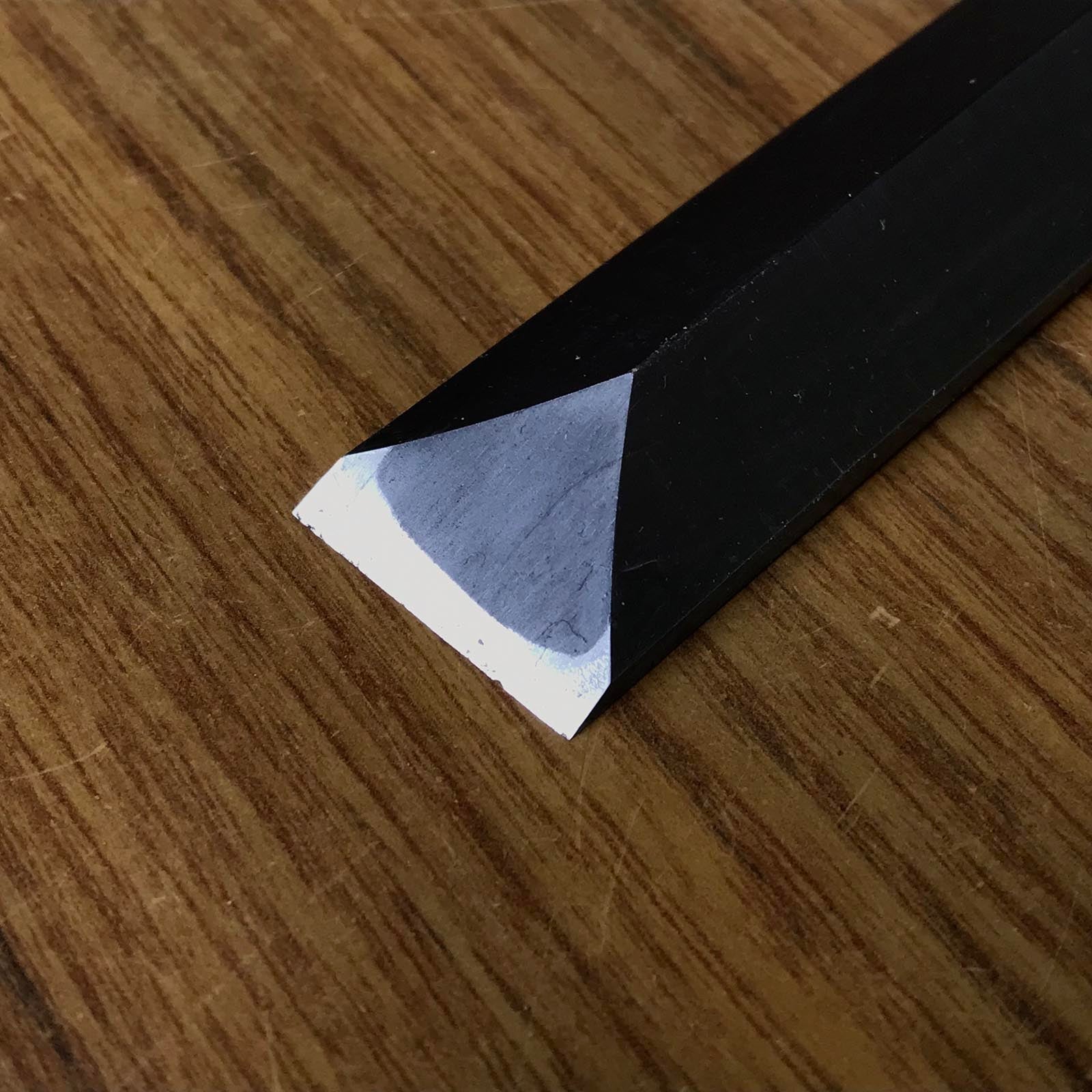 Old stock Fujihara Dovetail Slick Chisels (Ootsuki-nomi, Hontsuki-Nomi) 掘出し物 藤原作 本突き鎬鑿 24mm