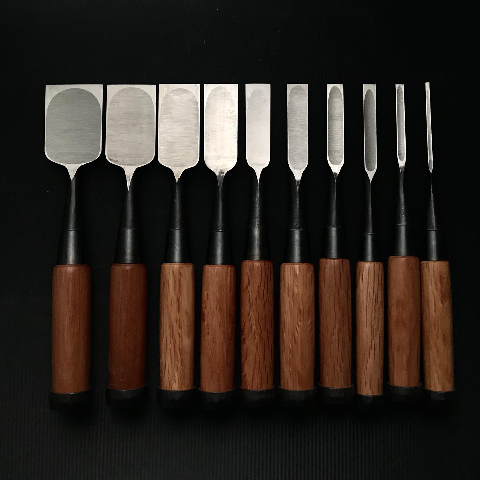 Kitsune Bench chisels set by Isono Nobuo 磯野信夫作 狐 追入組鑿 赤樫柄 Oirenomi