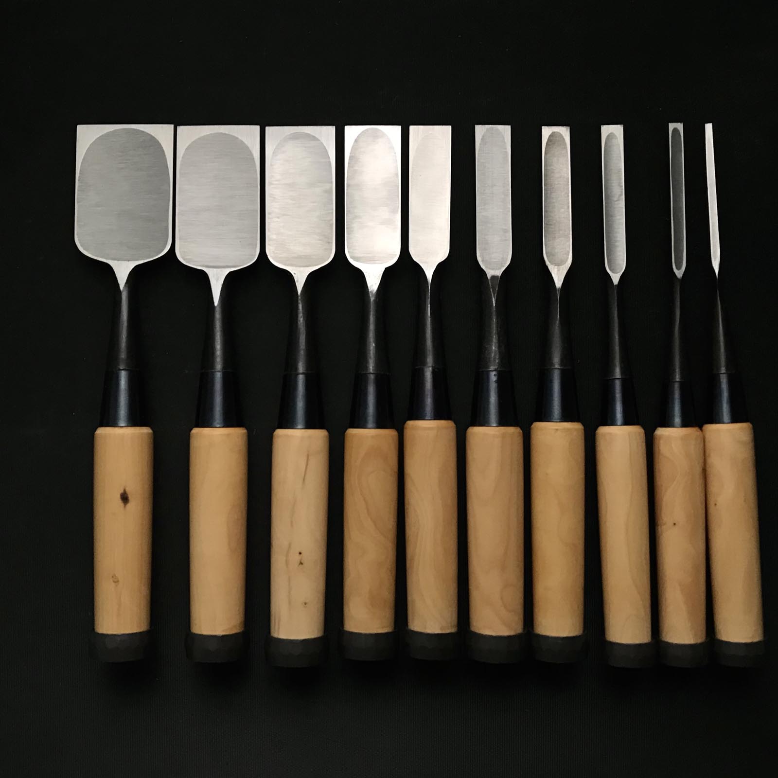 Kitsune Bench chisels set by Isono Nobuo 磯野信夫作 狐 追入組鑿 黄楊柄 Oirenomi