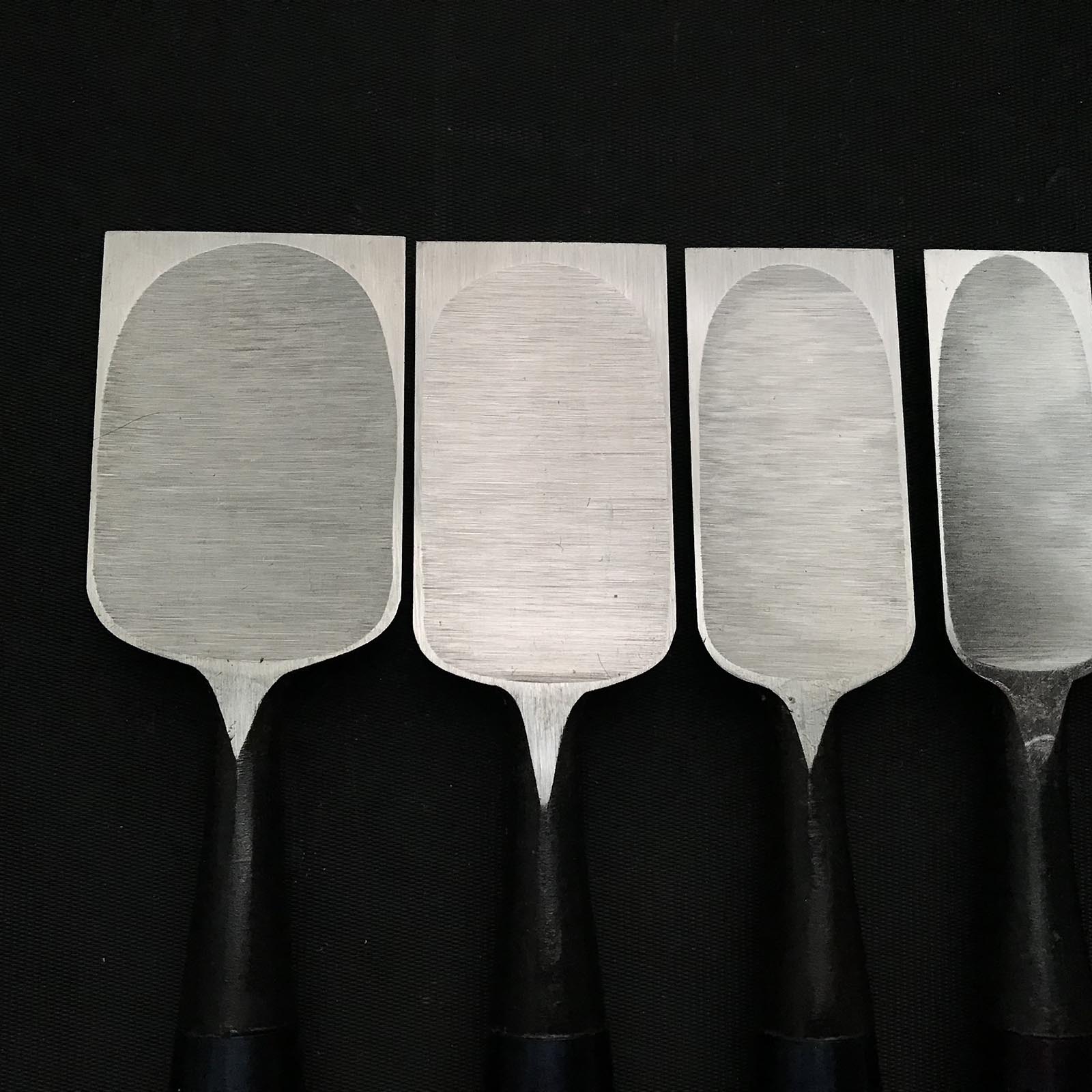 Kitsune Bench chisels set by Isono Nobuo 磯野信夫作 狐 追入組鑿 黄楊柄 Oirenomi