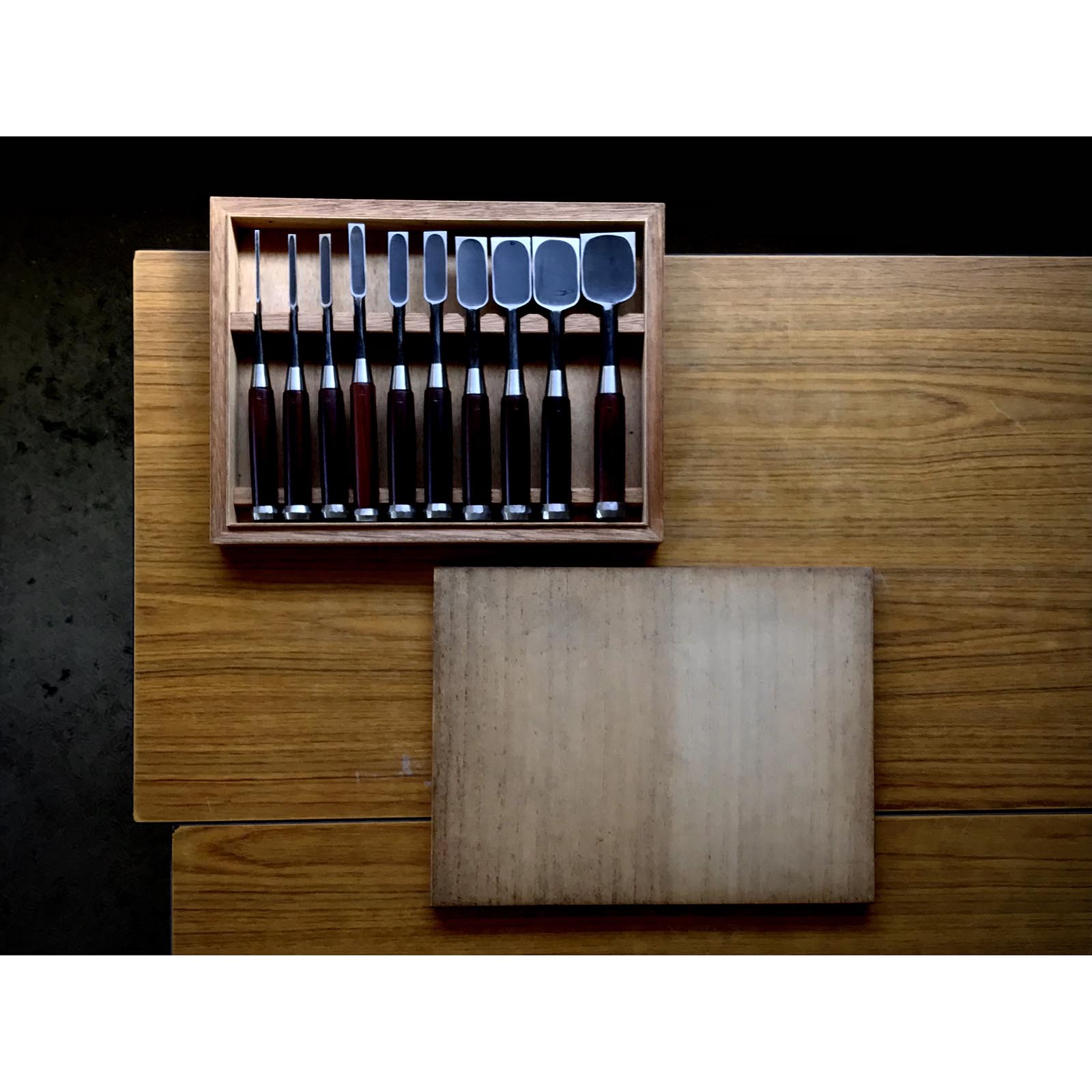 Old stock Osahiro (Nagahiro) Bench chisels set 掘出し物 長弘 追入組鑿 10本組 紫檀柄 Oirenomi