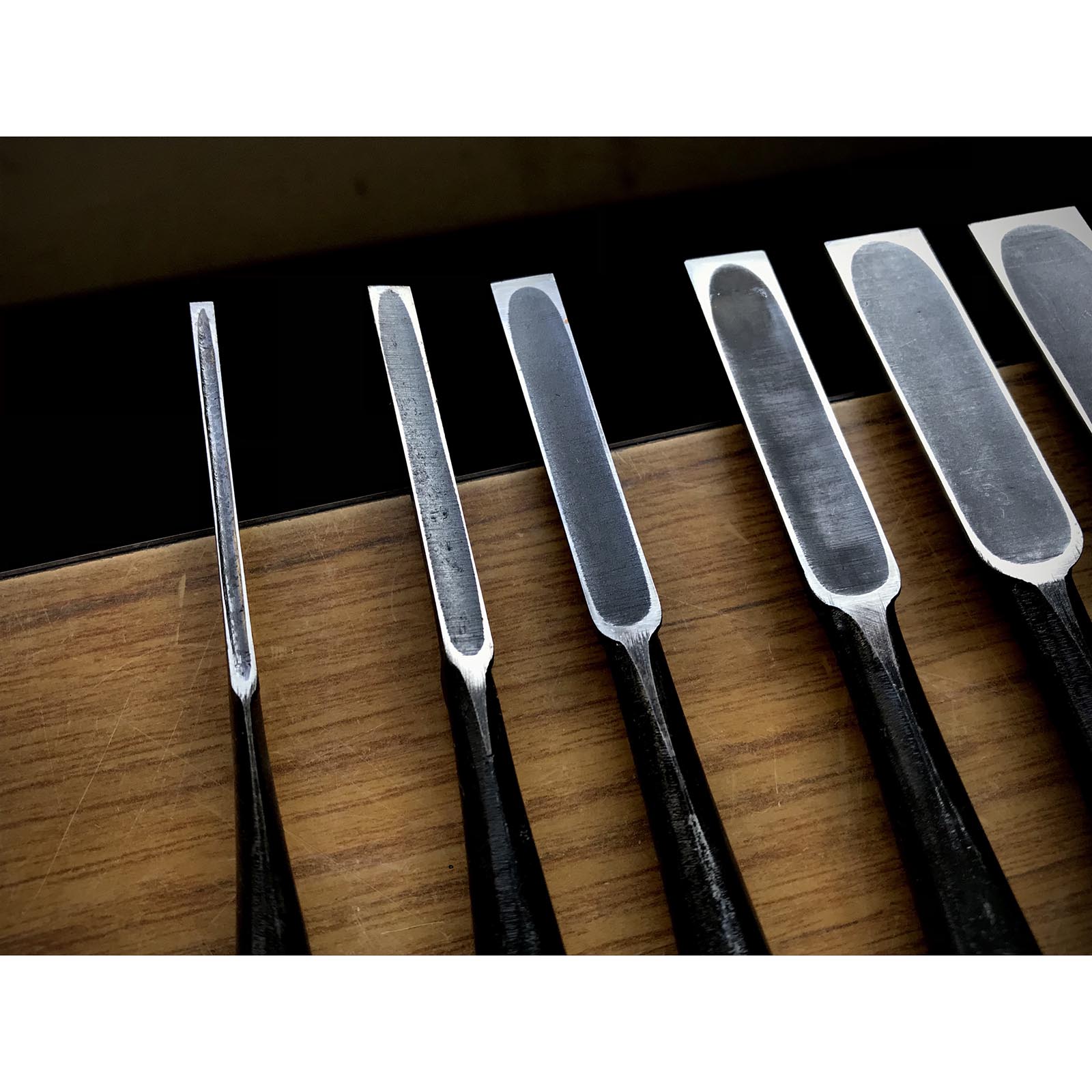 Old stock Osahiro (Nagahiro) Bench chisels set 掘出し物 長弘 追入組鑿 10本組 紫檀柄 Oirenomi