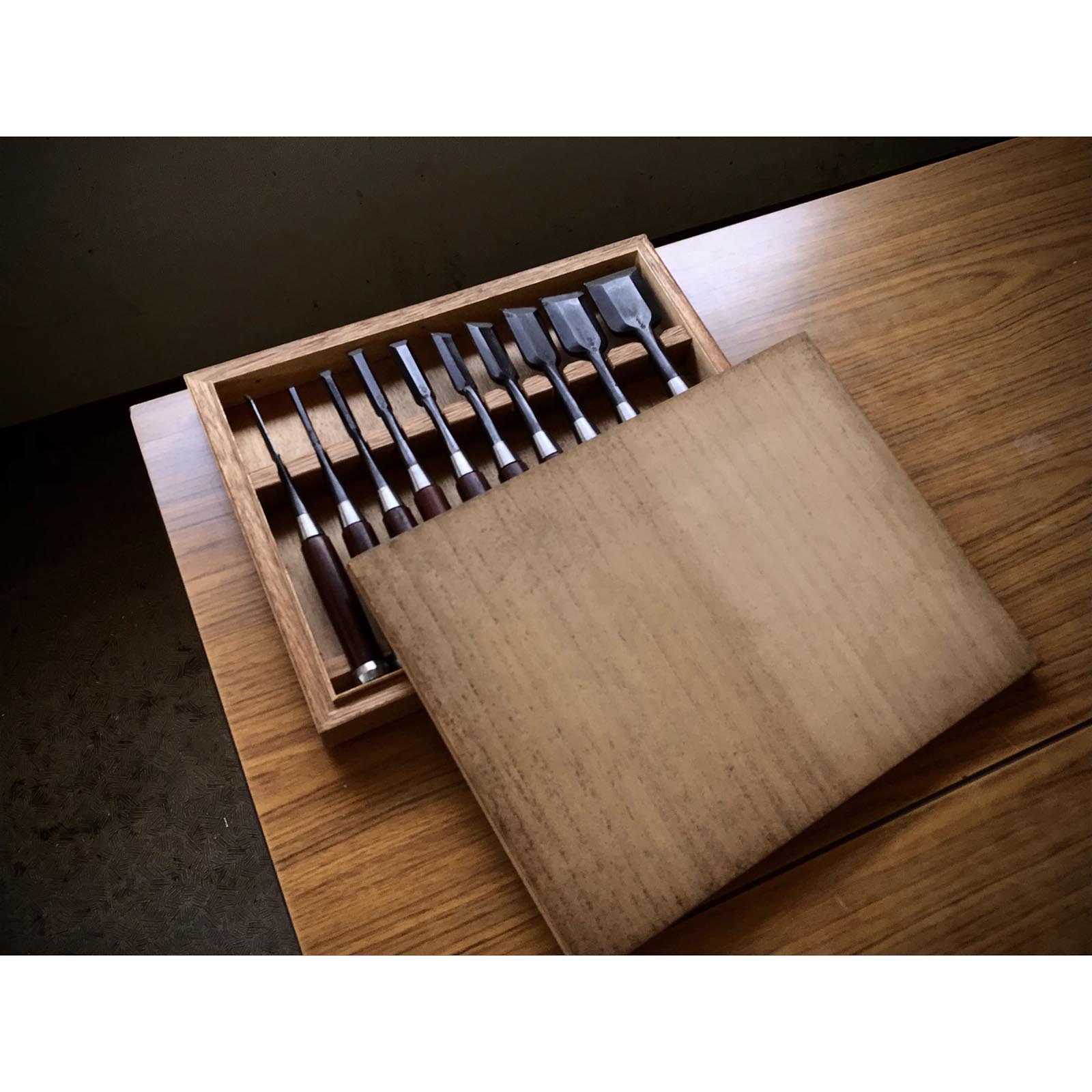 Old stock Osahiro (Nagahiro) Bench chisels set 掘出し物 長弘 追入組鑿 10本組 紫檀柄 Oirenomi