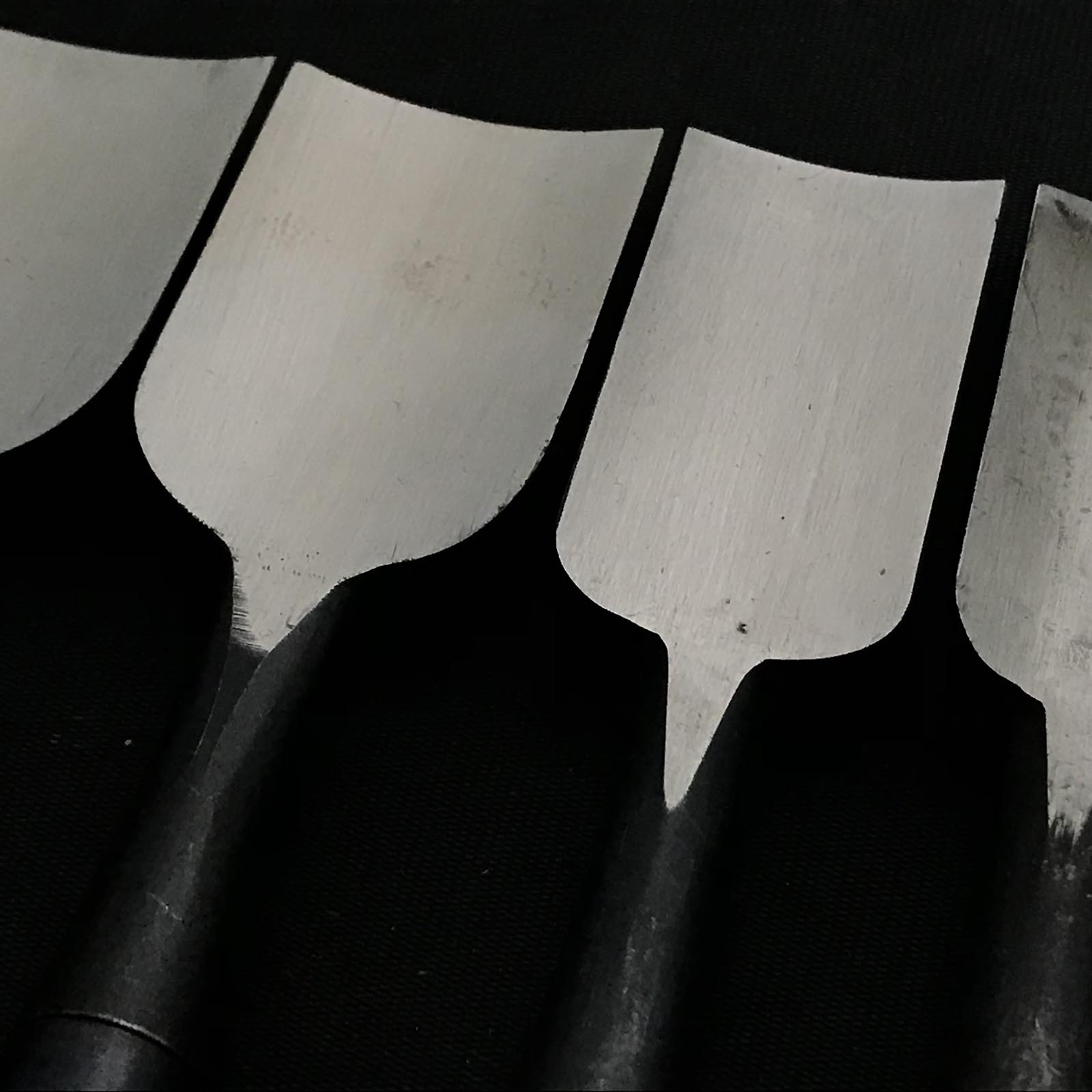Old stock Uchimaru-Nomi Gouge Chisels (shallow U) 掘出し物 内丸鑿 浅丸 42,36,30,24,18,15,12,9mm