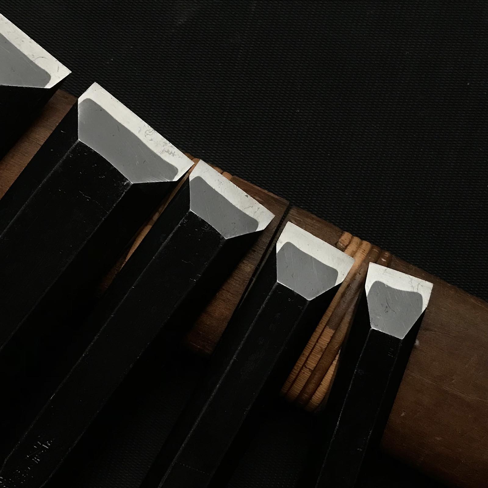 Kikuhiromaru Shorter Timber chisels 菊弘丸 中叩き鑿 Chutatakinomi 12,15,18,24,30,36mm