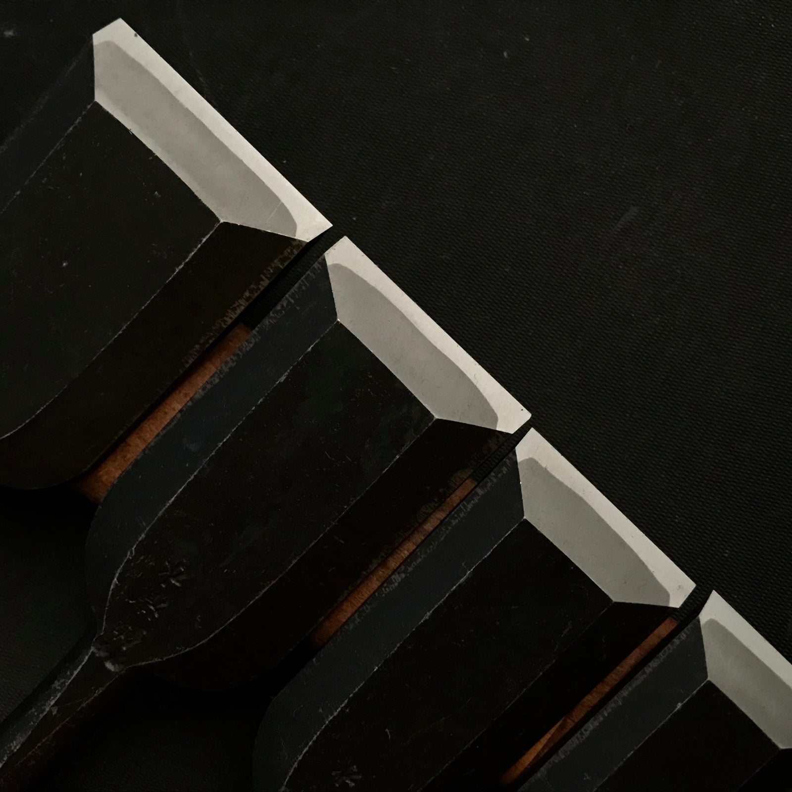 鍛冶屋引退準備最後の二組」錦清水作「廃業予定、最後の二組」 追入組鑿