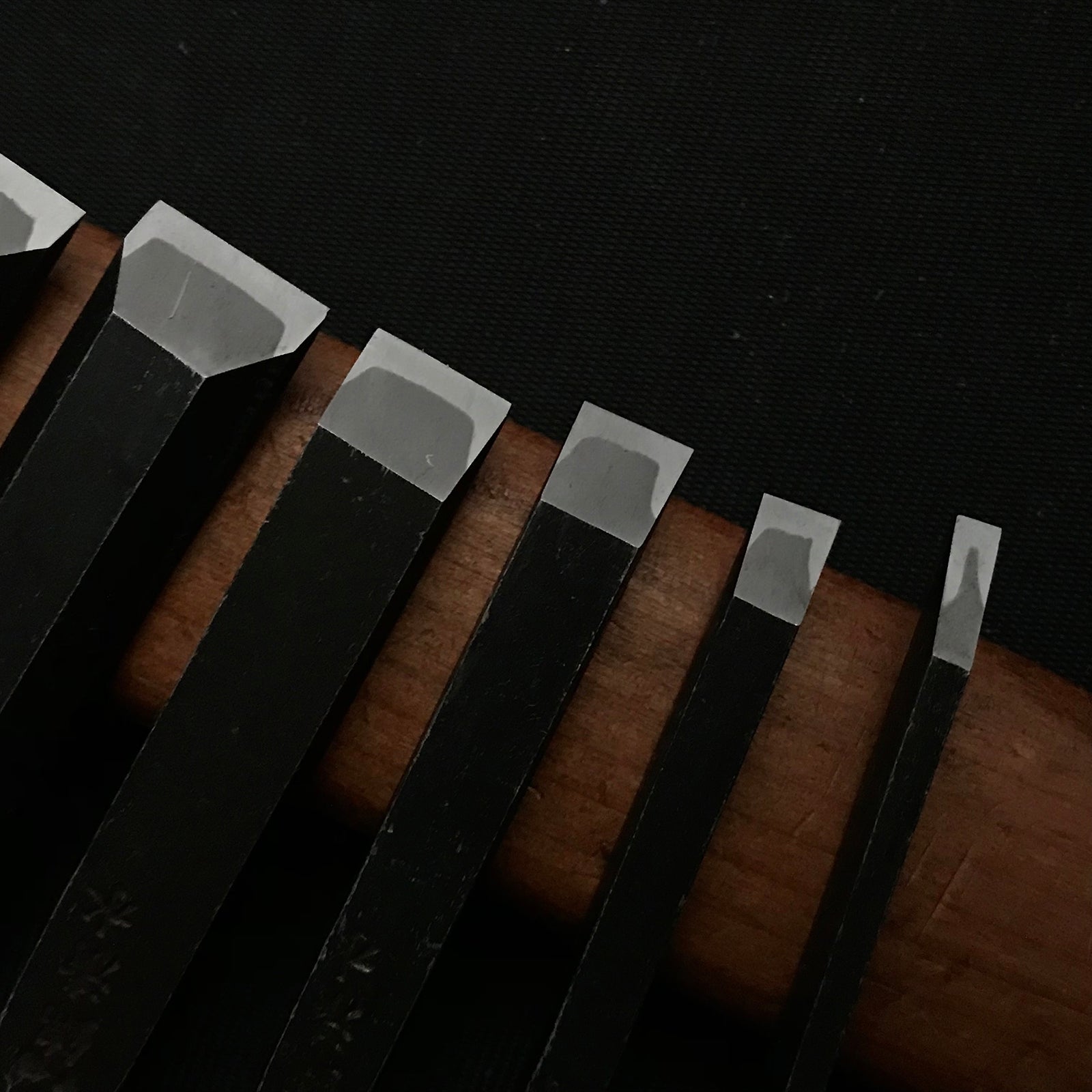 鍛冶屋引退準備最後の二組」錦清水作「廃業予定、最後の二組」 追入組鑿