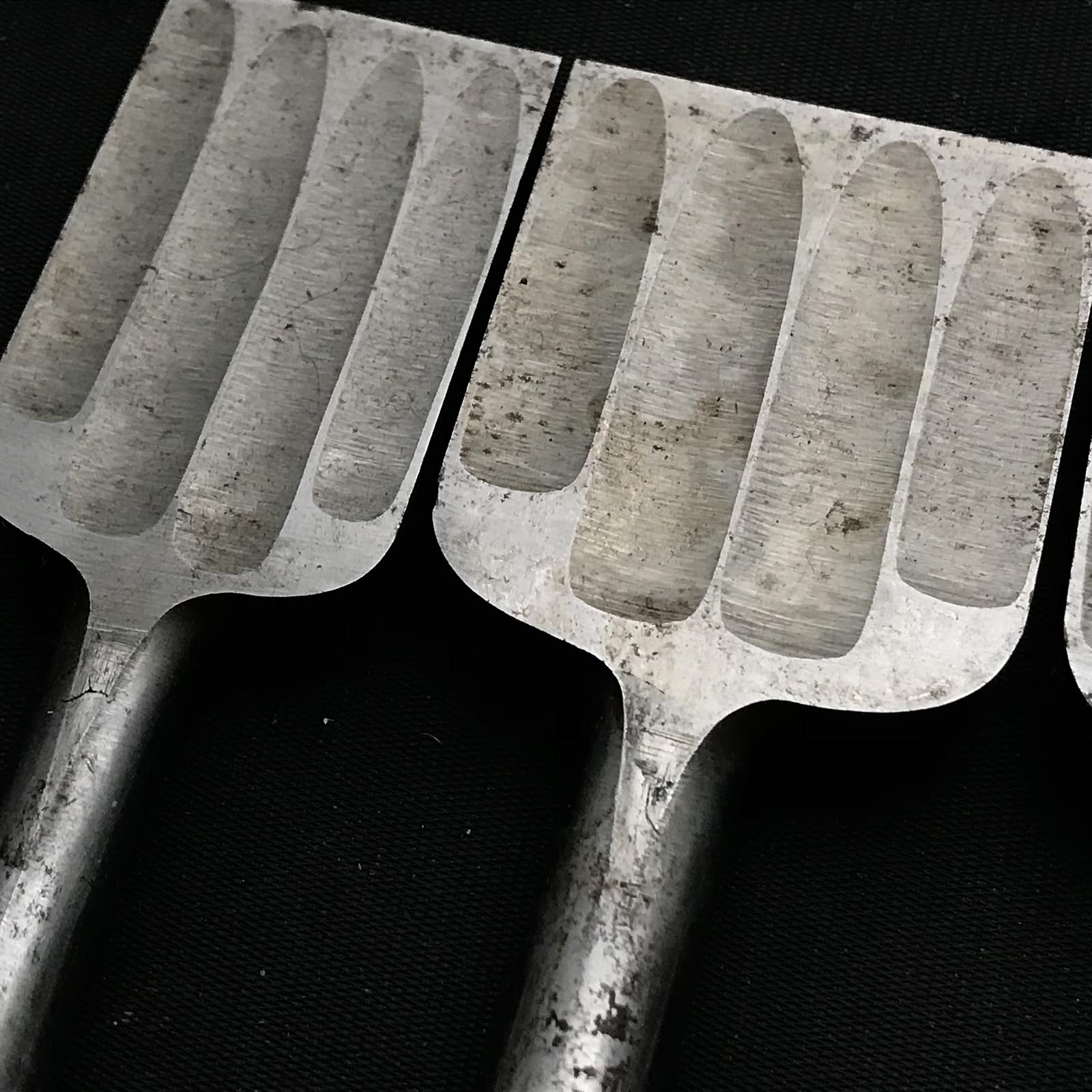 Old stock Kazuyuki Bench chisels(Oirenomi)掘出し物 和之 磨き仕上 四つ裏 追入鑿 54,48,36mm