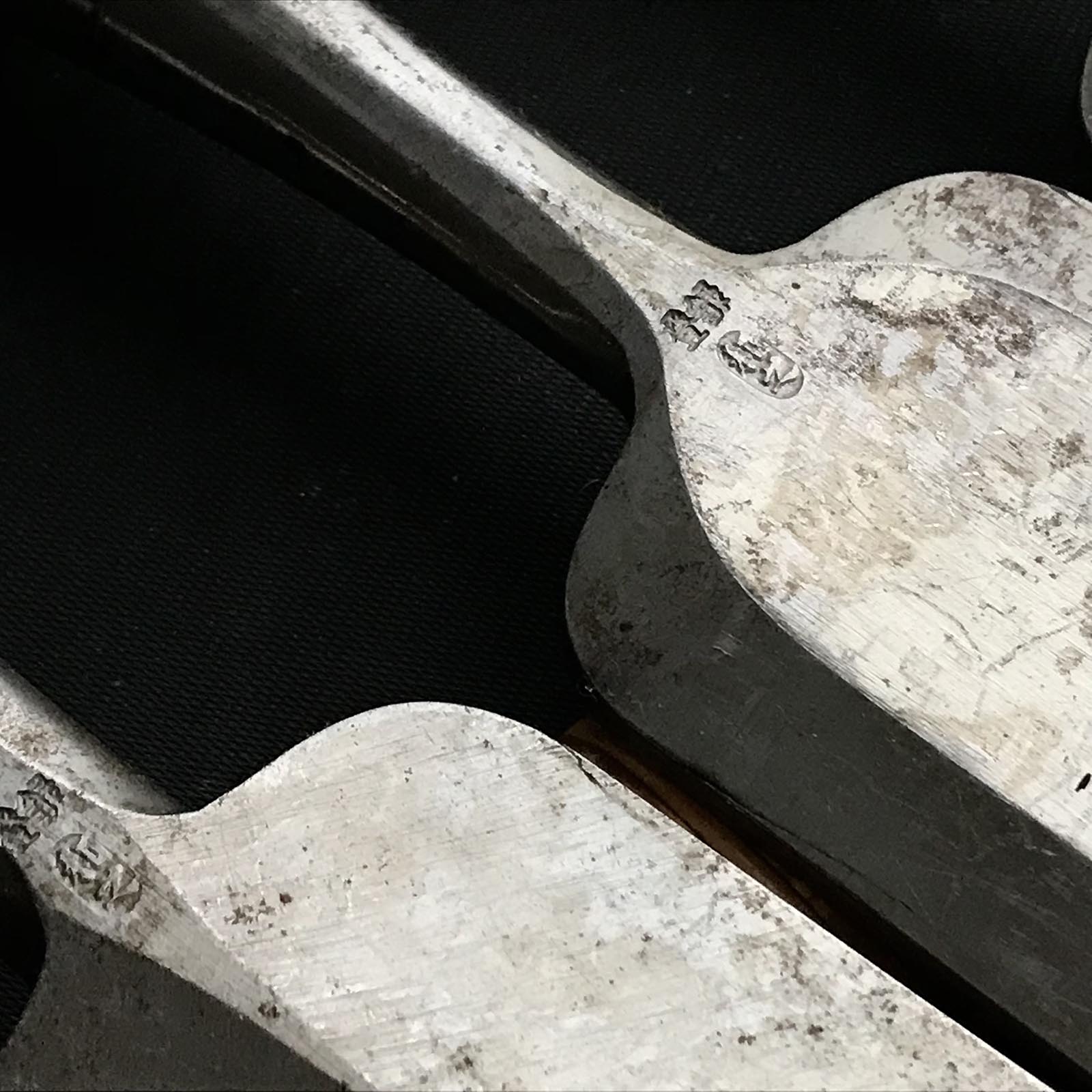 Old stock Kazuyuki Bench chisels(Oirenomi)掘出し物 和之 磨き仕上 四つ裏 追入鑿 54,48,36mm