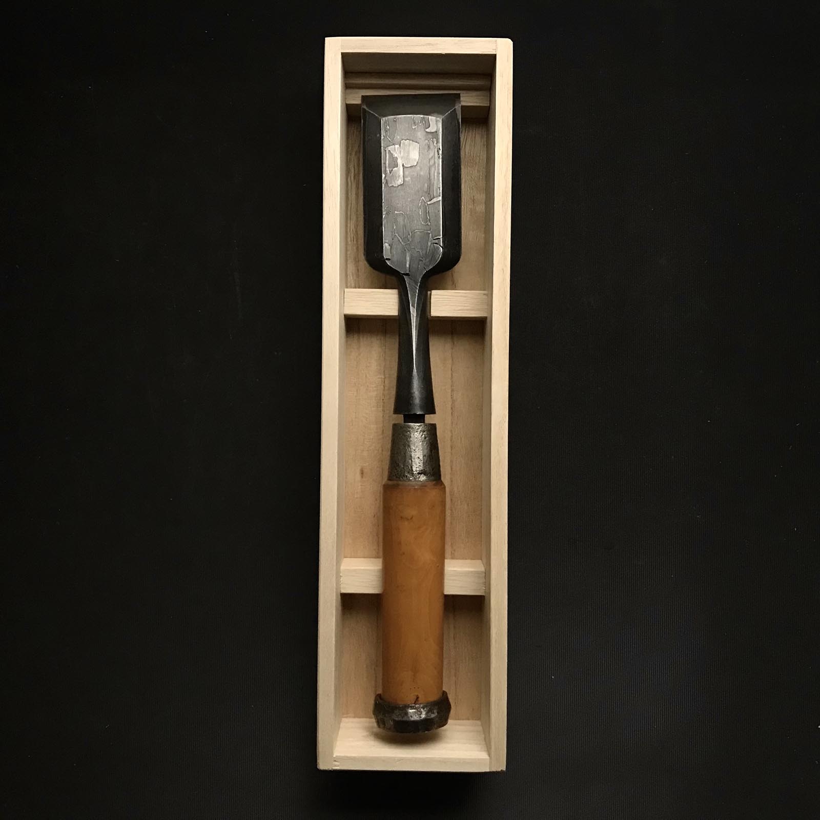 Old stock Kunikei 3rd Generations Special Timber chisels by Ikeda Yoshiro 掘出し物 無二 池田慶郎氏 三代目国慶作 叩鑿 48mm Tatakinomi