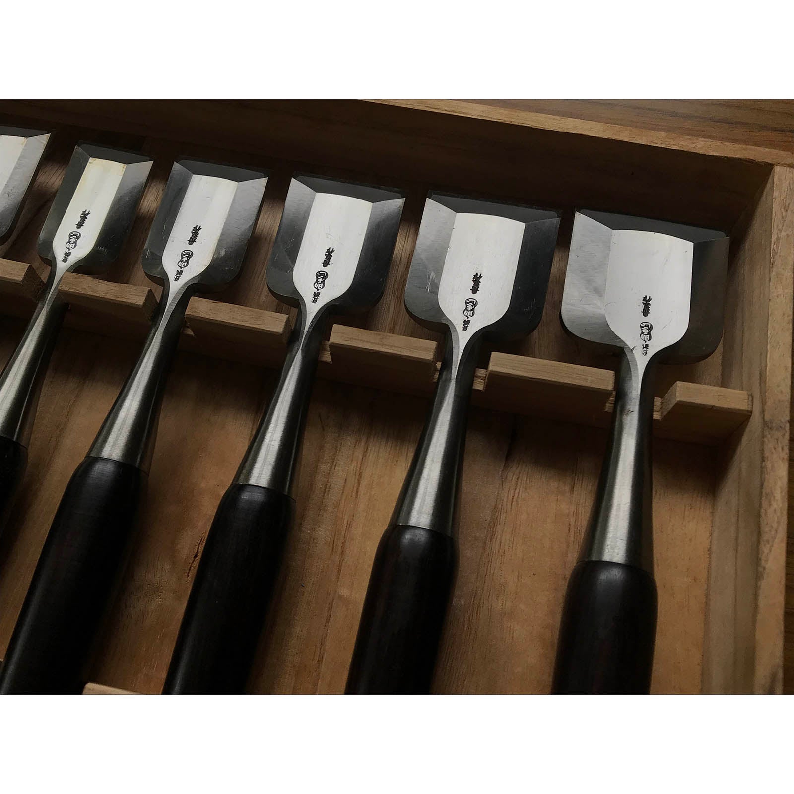 旧在庫 特製 船広 卓上ノミセット 掘り出し物 舟弘 追入20本組鑿 複数裏 紫檀柄 オイレノミ