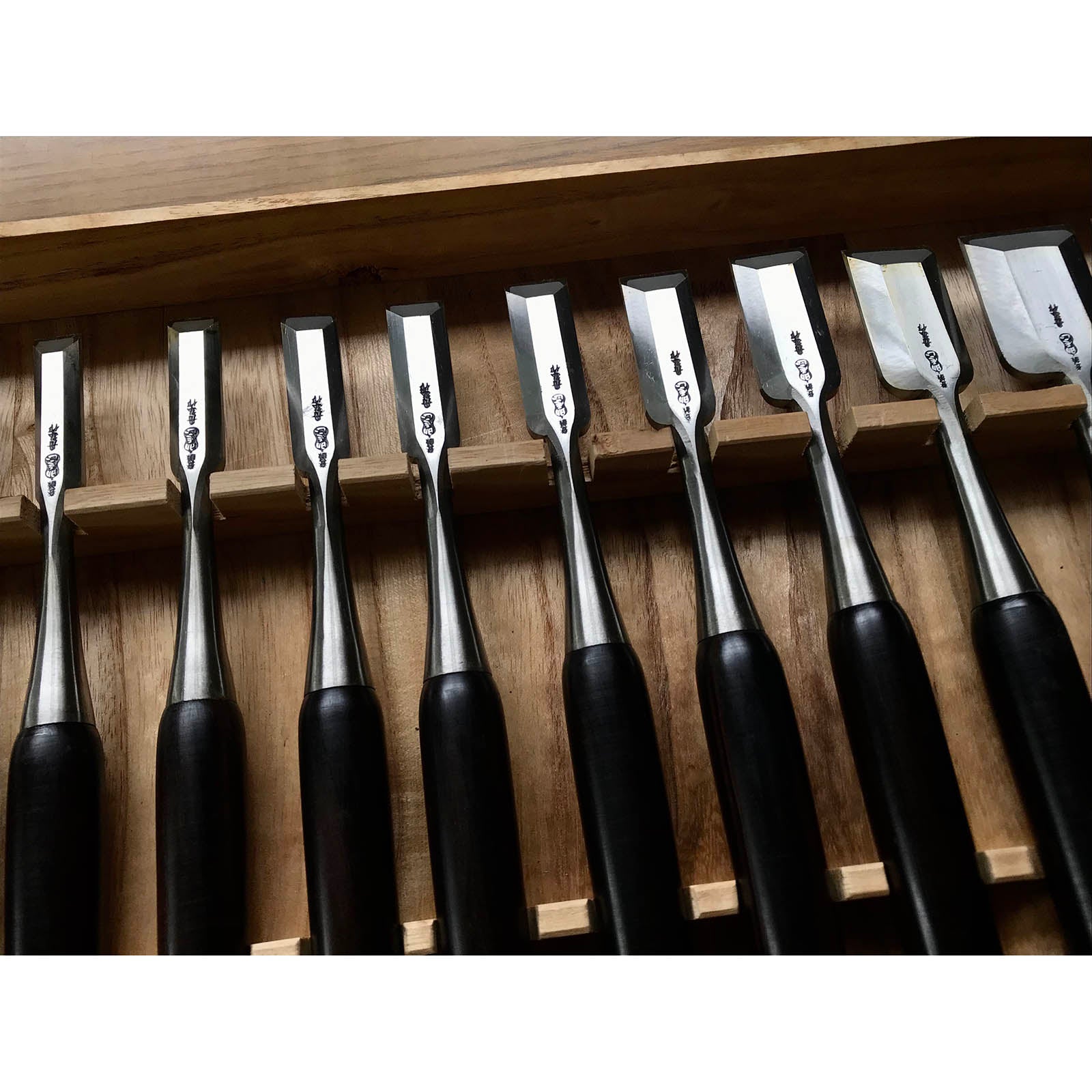 旧在庫 特製 船広 卓上ノミセット 掘り出し物 舟弘 追入20本組鑿 複数裏 紫檀柄 オイレノミ