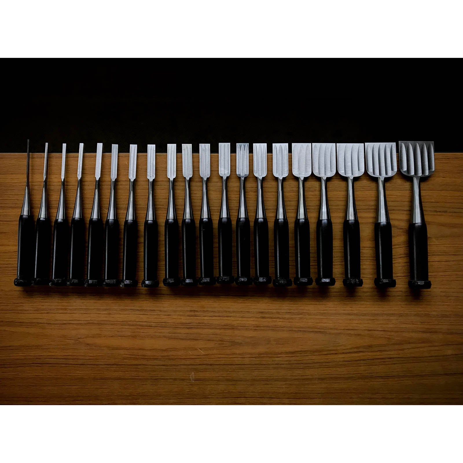 旧在庫 特製 船広 卓上ノミセット 掘り出し物 舟弘 追入20本組鑿 複数裏 紫檀柄 オイレノミ