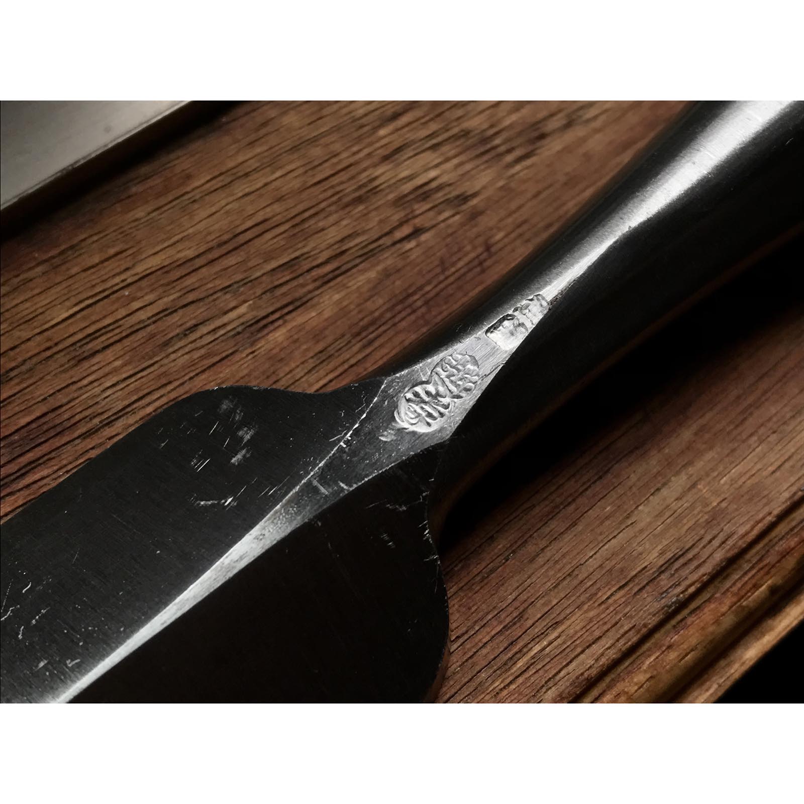 古株 越高 アリ ベンチノミセット 紫檀柄 掘り出し物 越孝 磨仕上 鎬型追入10本組鑿 紫檀柄 しのぎのみ