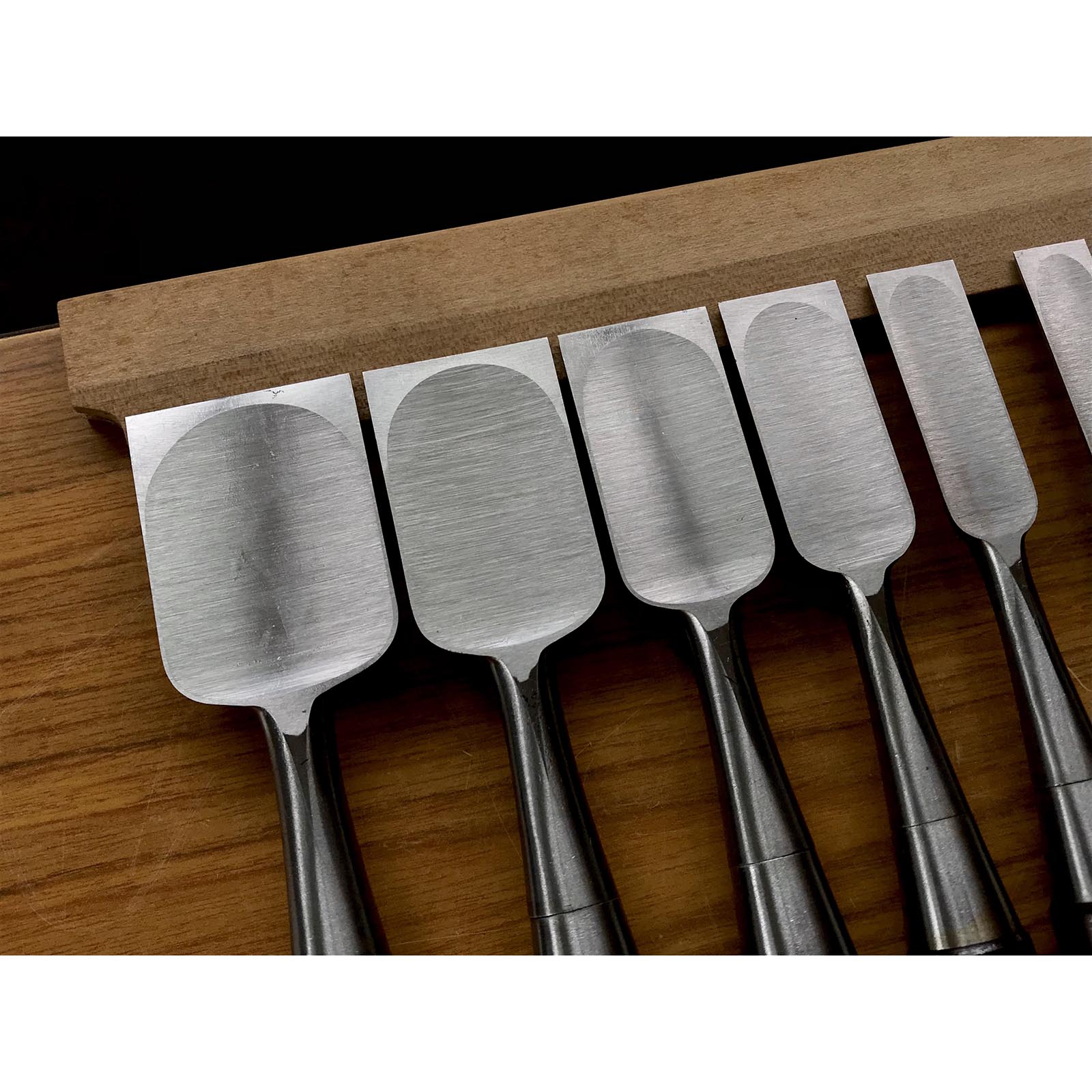 古株 越高 アリ ベンチノミセット 紫檀柄 掘り出し物 越孝 磨仕上 鎬型追入10本組鑿 紫檀柄 しのぎのみ