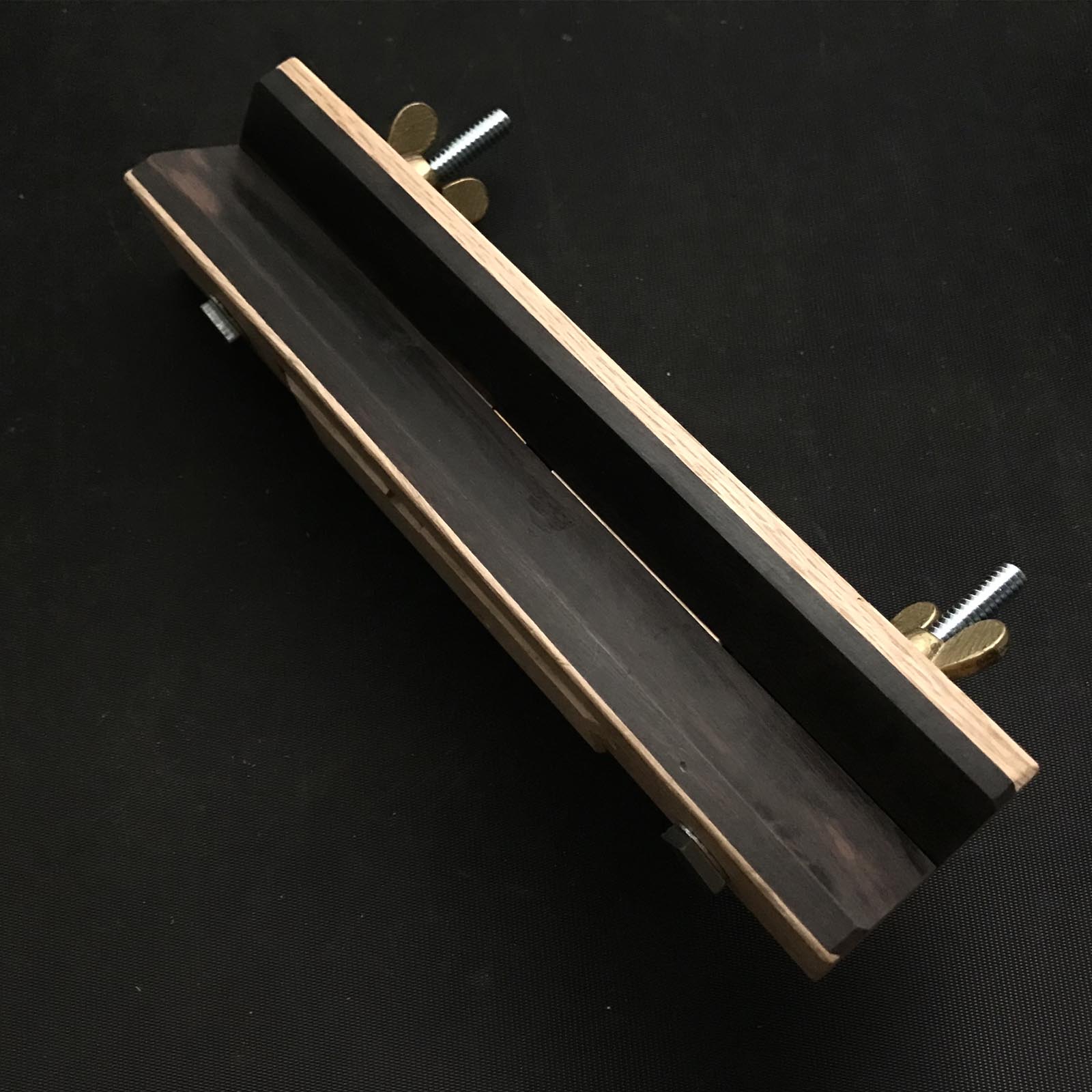 Old stock Marue Chamfer Plane 60° with blue steel 掘出し物 まる栄 猿面取鉋 黒檀張り 30mm