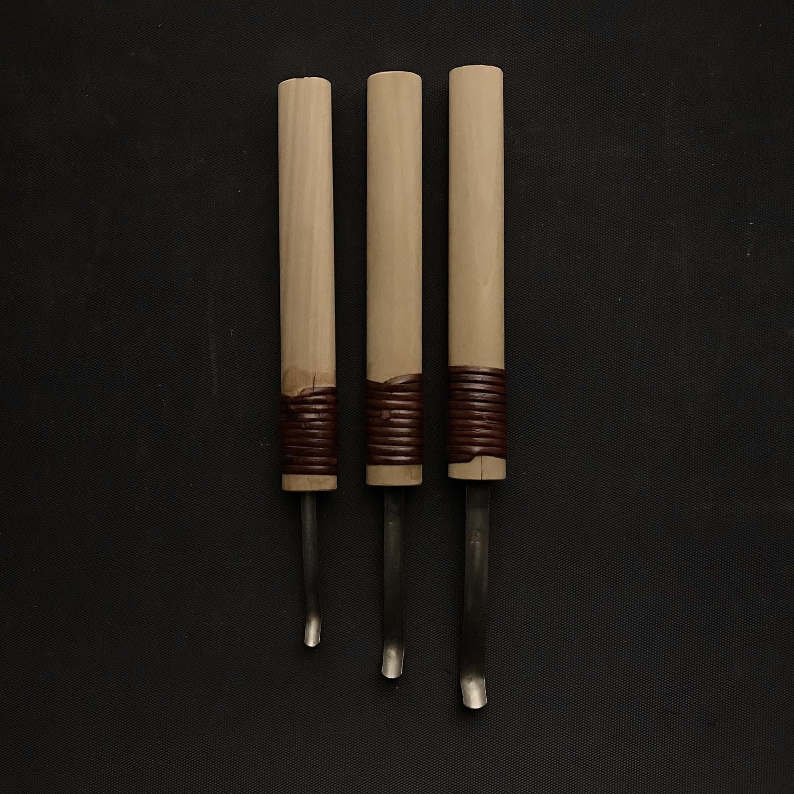 掘り出し物 包春 丸曲刀 青紙鋼