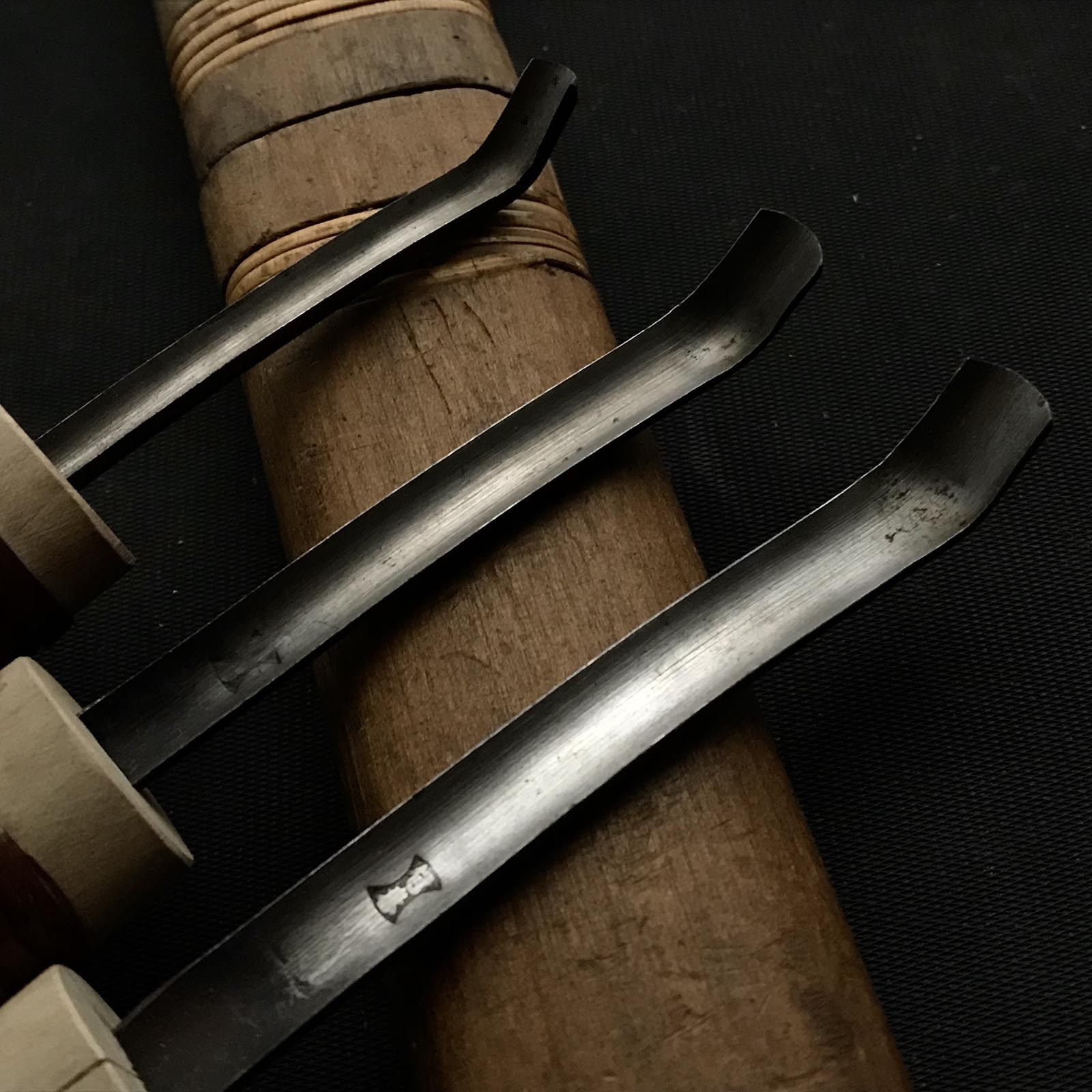 Old stock Kaneharu Spoon Carving chisels with Blue steel 掘出し物 包春 丸曲刀 青紙鋼