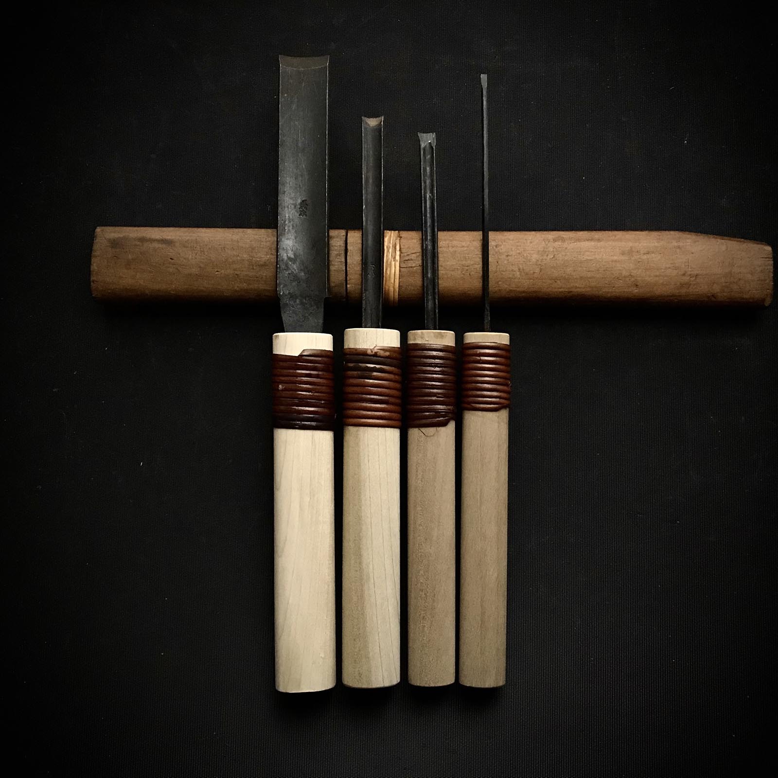 旧蔵 外丸能見鑿 青鋼付鑿 掘り出し物 外丸彫刻刀 黒刃 青紙鋼