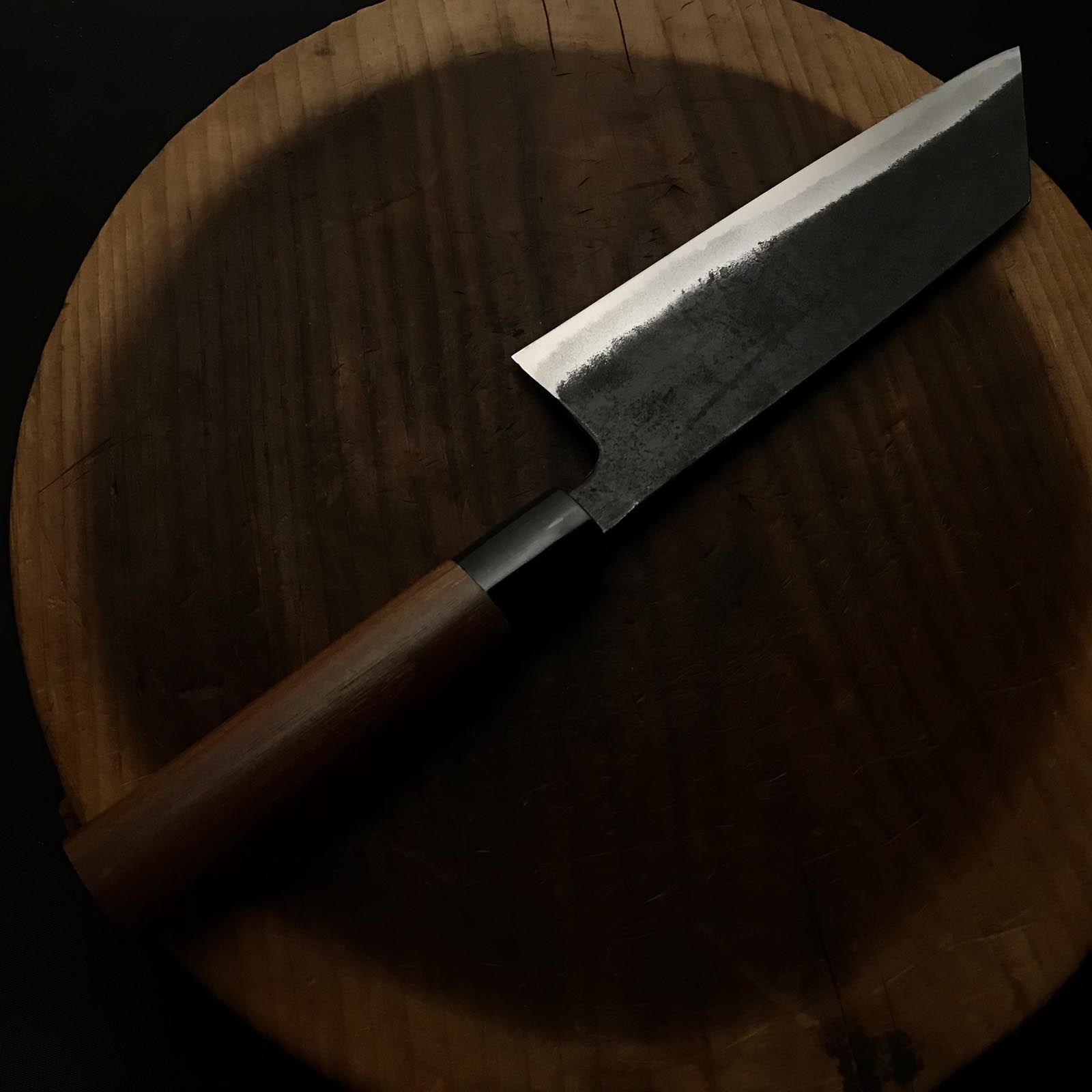 Kurouchi Santoku Bocho (Kiritsuke Type) by Sakodahamono 黒打 切付型 三徳包丁 迫田刃物 165mm