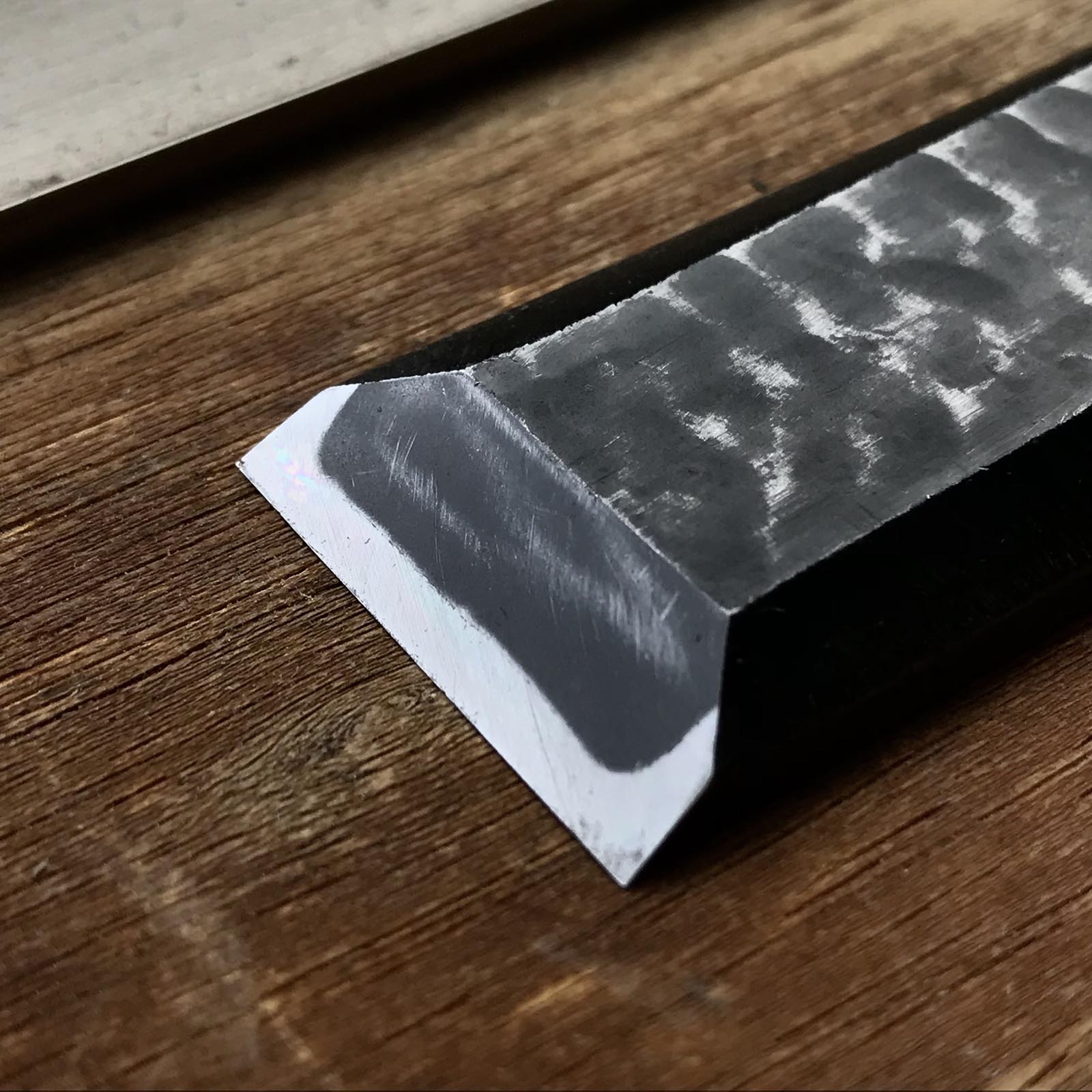 Tasai Tsuchime Special Bench chisels (Wakisashi Nomi) with leather bag 田斎作 槌目 脇差し鑿 追入鑿 24mm