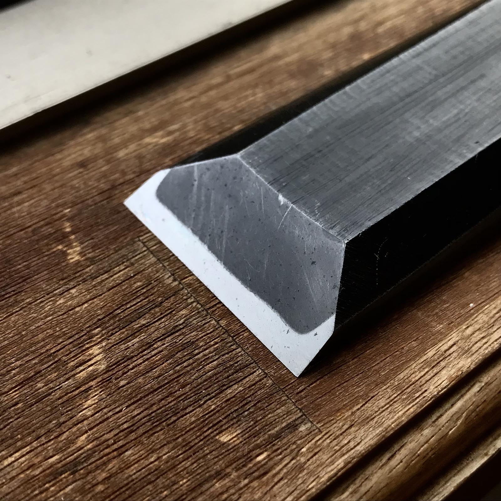 Aki Tasai Timber chisels (Tatakinomi) with blue steel 明田斎 黒仕上げ 叩鑿 30mm