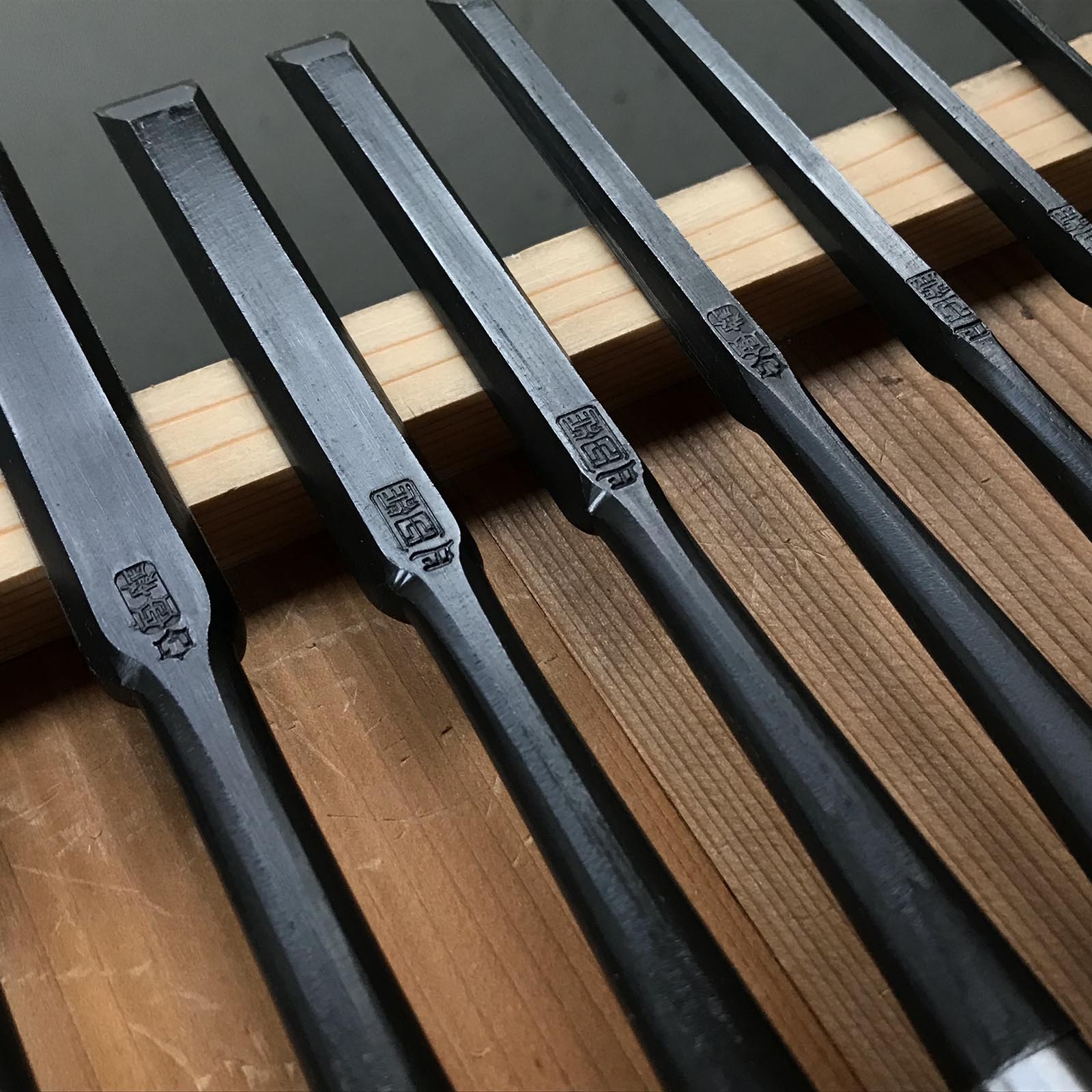 Tasai Paring chisels (Usunomi) with blue steel 田斎作 黒仕上 薄鑿 1.5~48mm