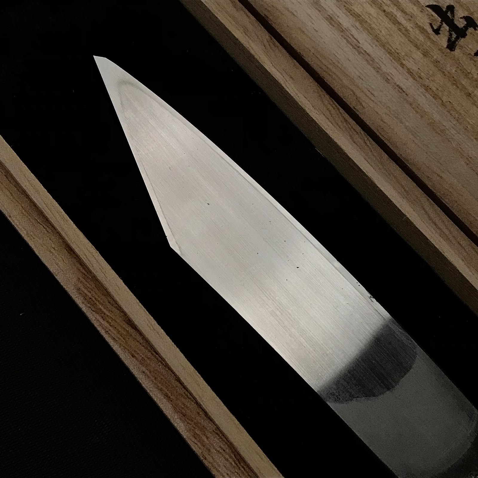 「芽・Me」 Kiridashi by by Iwazaki Sanjyo Seisakusyo with Swedish steel 岩崎 三条製作所 切出し小刀 右