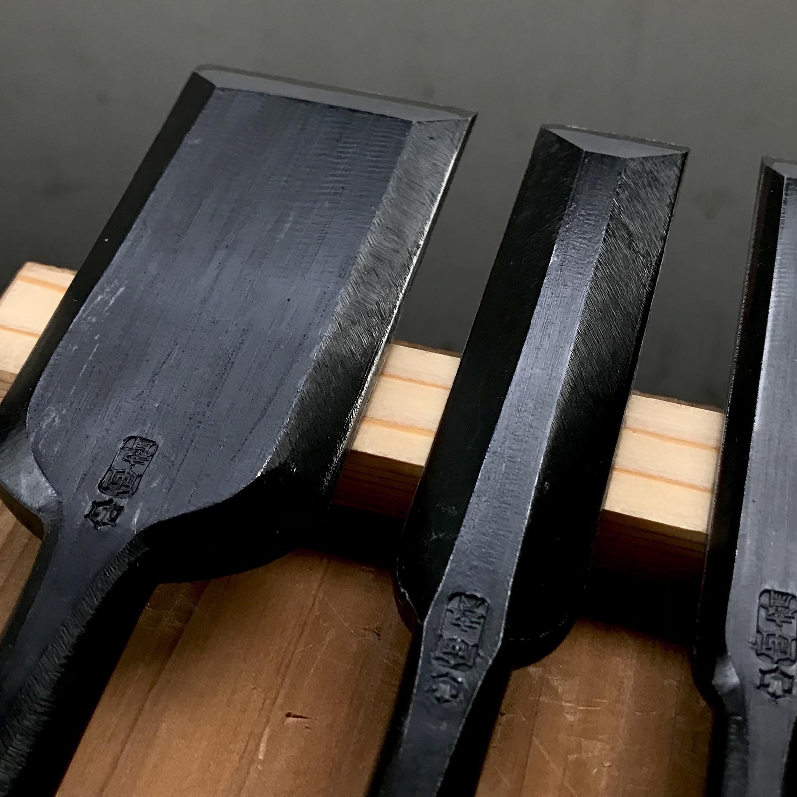 Tasai Paring chisels (Usunomi) with blue steel 田斎作 黒仕上 薄鑿 1.5~48mm