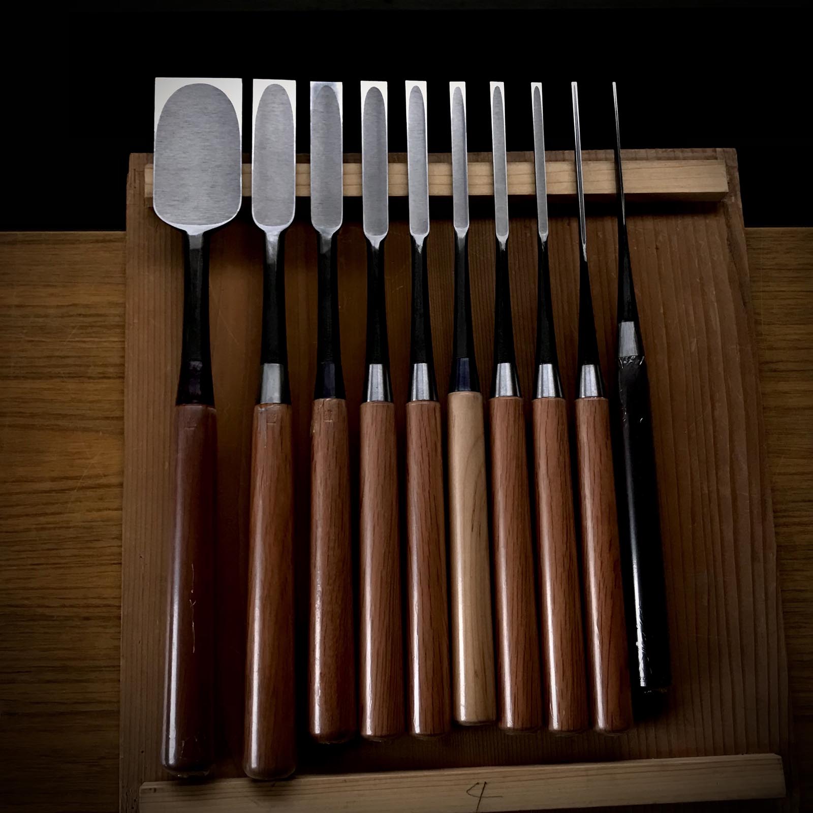 Tasai Paring chisels (Usunomi) with blue steel 田斎作 黒仕上 薄鑿 1.5~48mm