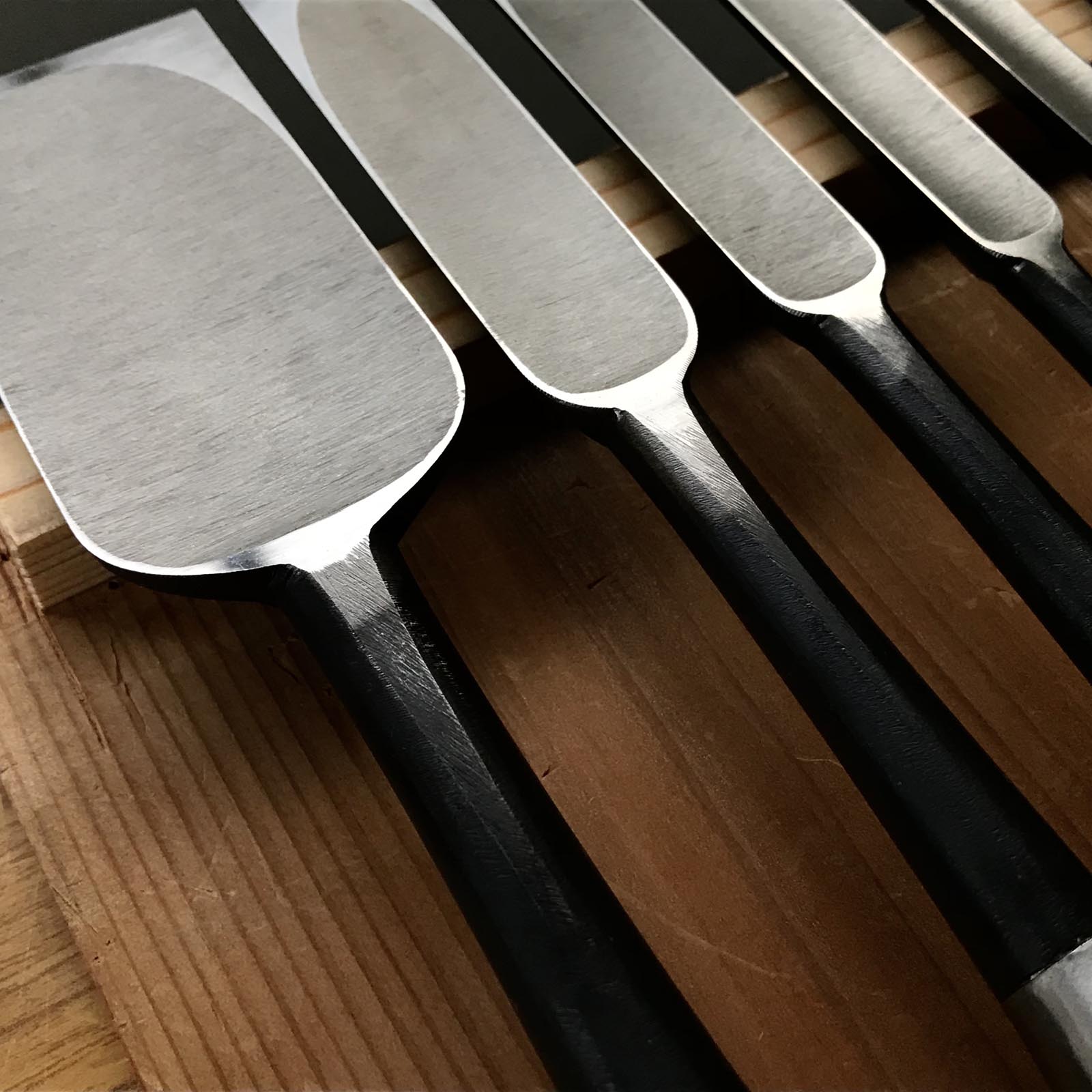 Tasai Paring chisels (Usunomi) with blue steel 田斎作 黒仕上 薄鑿 1.5~48mm