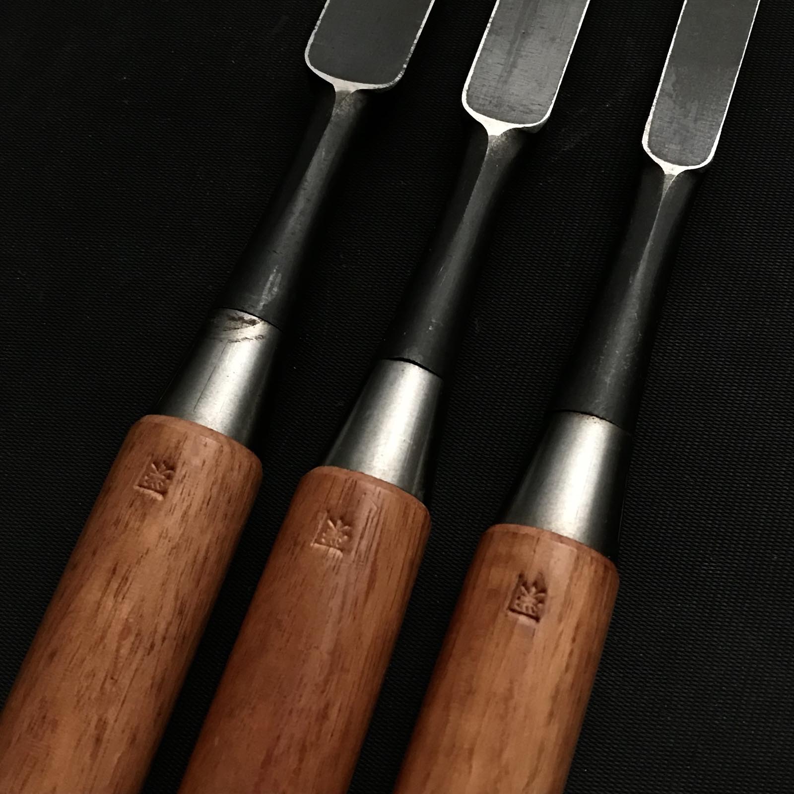 Old stock Kiyohisa Bench chisels by Watanabe Kiyoe 掘出し物 渡辺清栄作 清久 追入鑿 Oirenomi 12,15,18mm