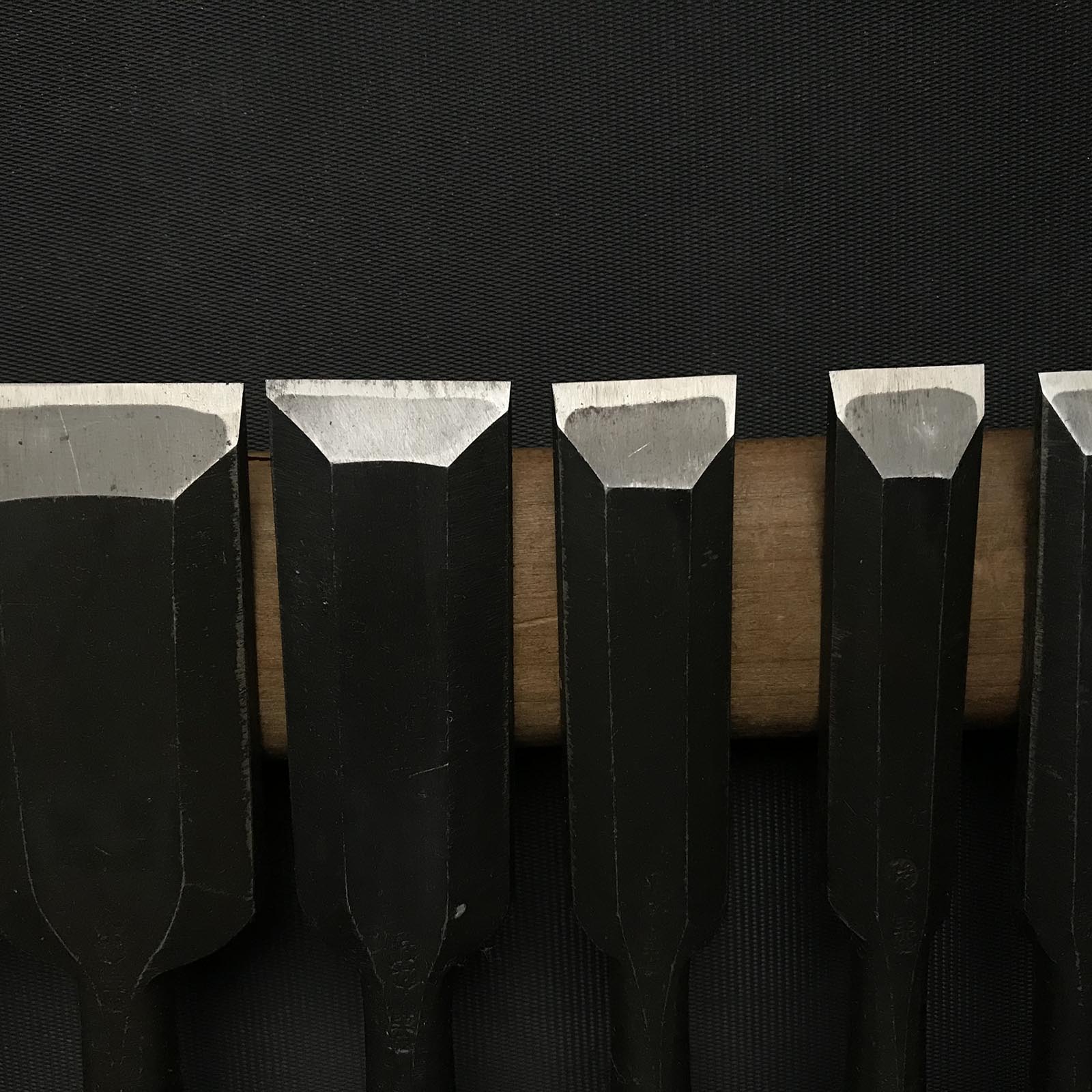 Kazuhirro Old stock Bench chisels set by Endou Kazuo 遠藤一雄作 かず弘 追入組鑿 Oiirenomi