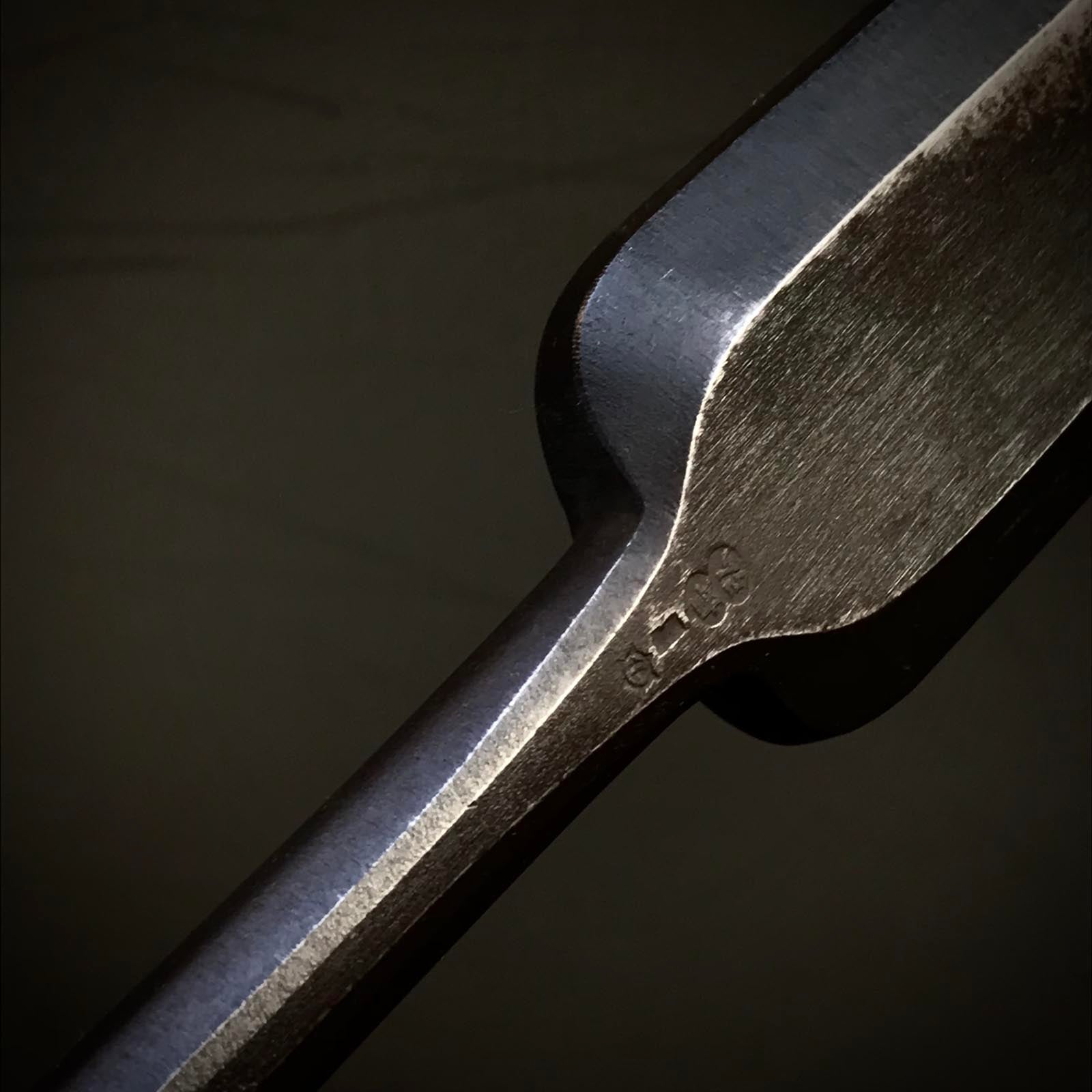 使用長広(ながひろ) 鑿(大月のみ、本月のみ) 中古長弘 本突き鑿 48mm