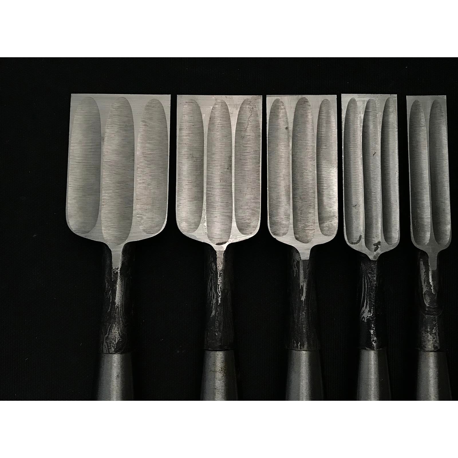 旧蔵 隅流し宗弘 ベンチノミセット 掘り出し物 宗弘 墨流し 追入組鑿 黒檀柄 おいれのみ