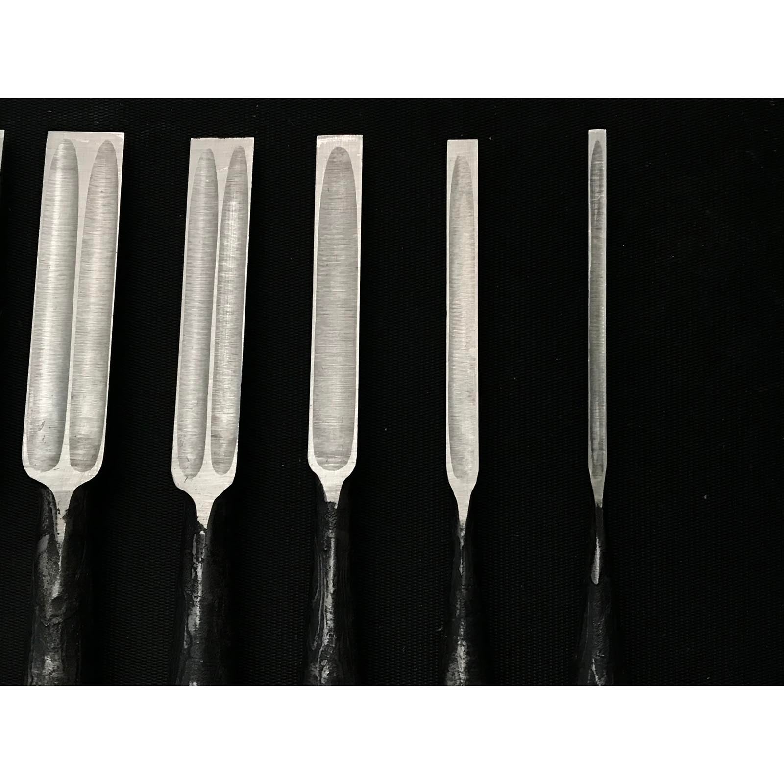 旧蔵 隅流し宗弘 ベンチノミセット 掘り出し物 宗弘 墨流し 追入組鑿 黒檀柄 おいれのみ