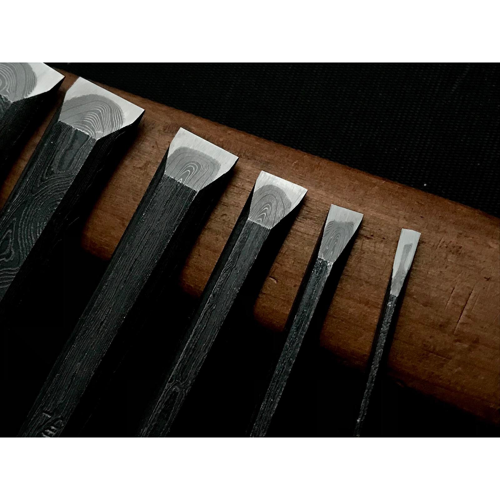 旧蔵 隅流し宗弘 ベンチノミセット 掘り出し物 宗弘 墨流し 追入組鑿 黒檀柄 おいれのみ