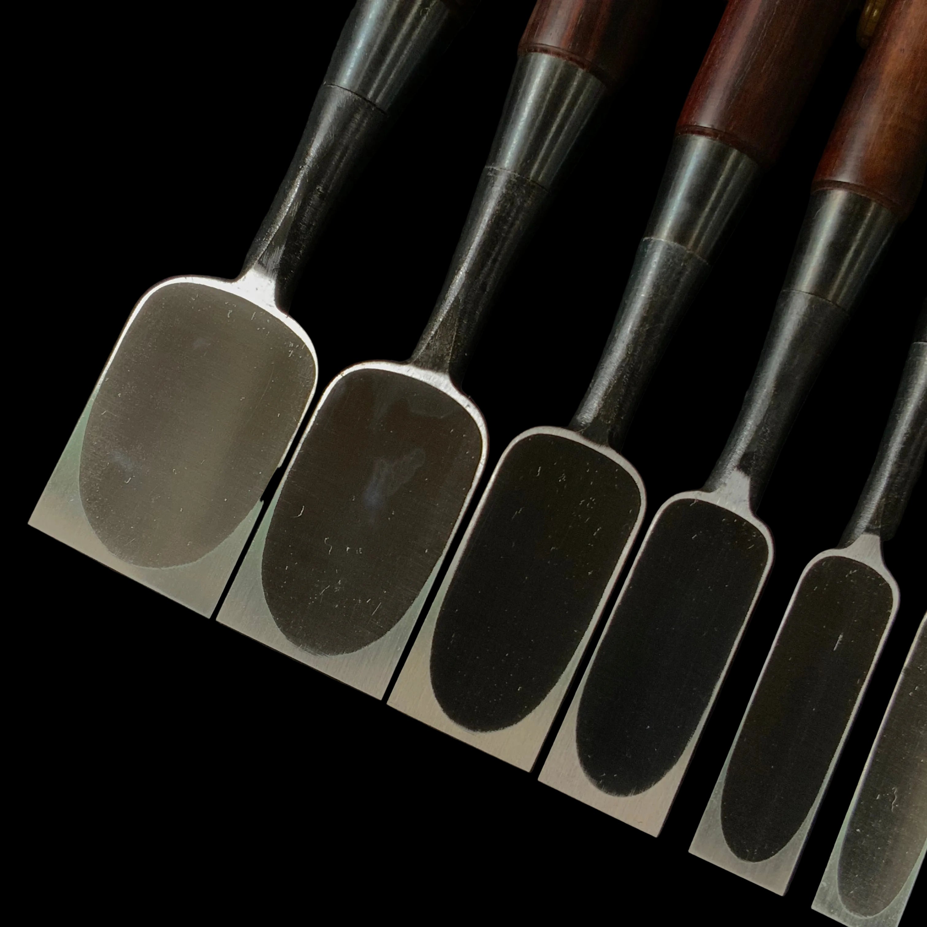 宗家大内 鎬追入組鑿 紫檀柄付    Ouchi Dovetail chisels set by Ouchi 4th generation