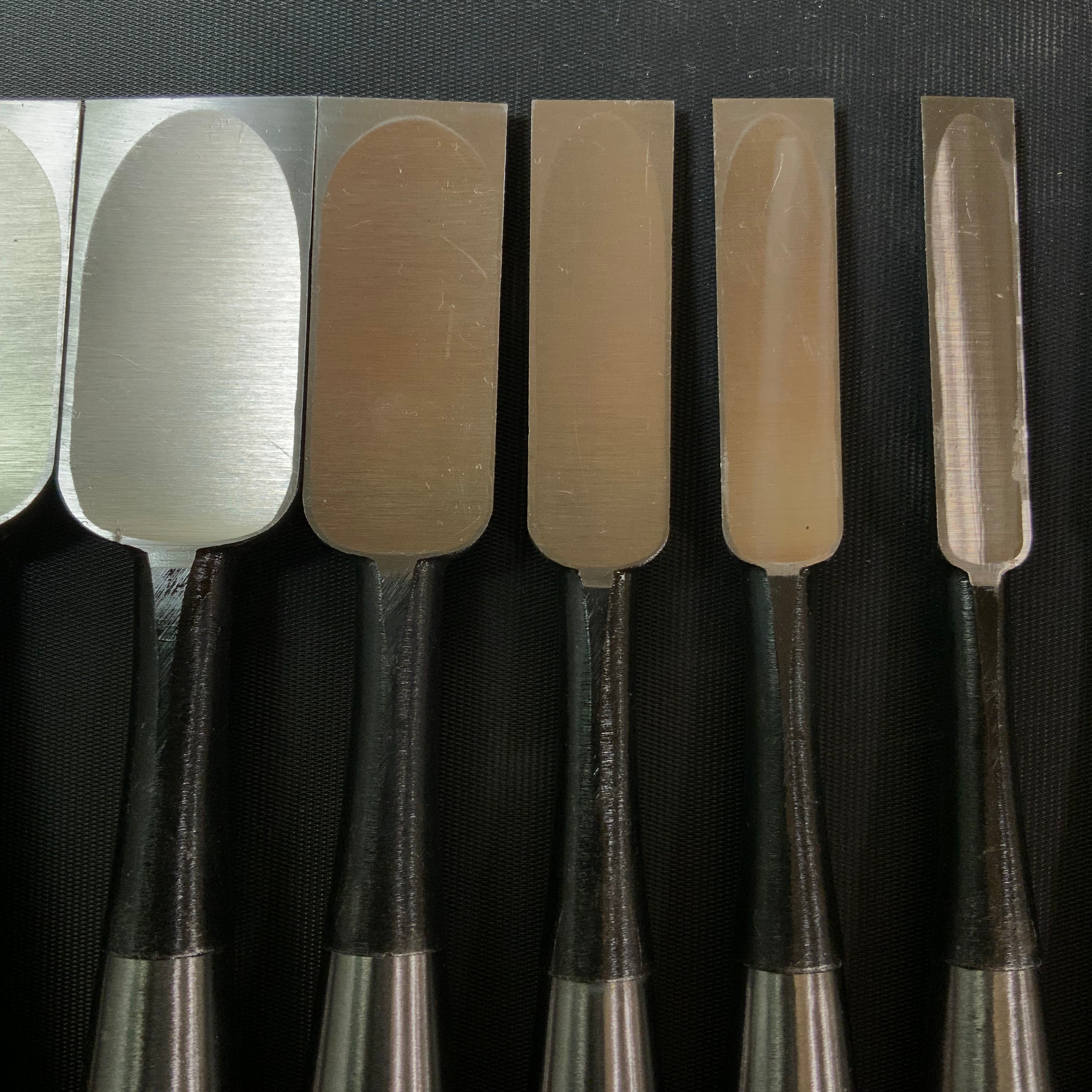 Yoshitaka Bench chisels set (Oirenomi)      /      義隆 追入組鑿  10本組