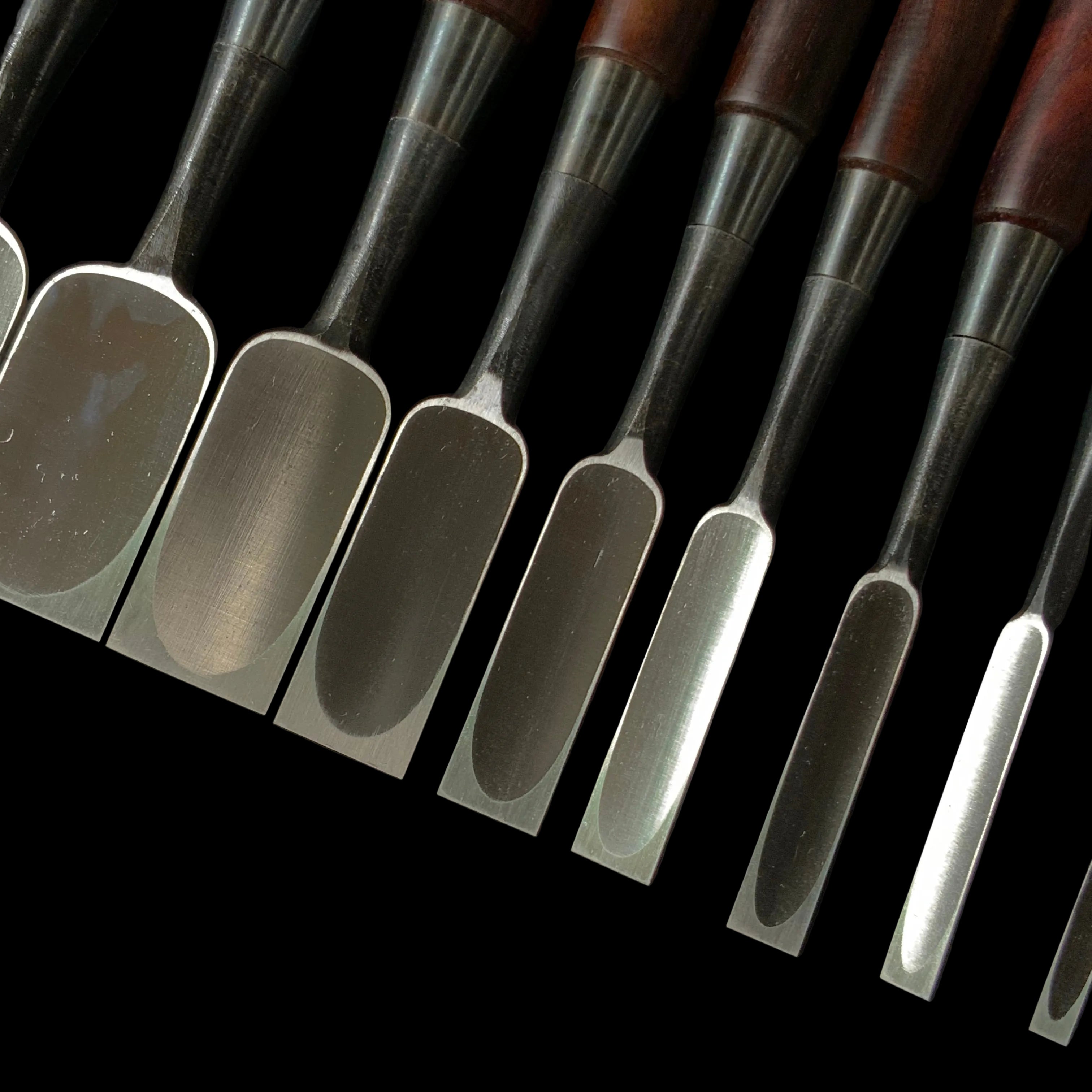 宗家大内 鎬追入組鑿 紫檀柄付    Ouchi Dovetail chisels set by Ouchi 4th generation