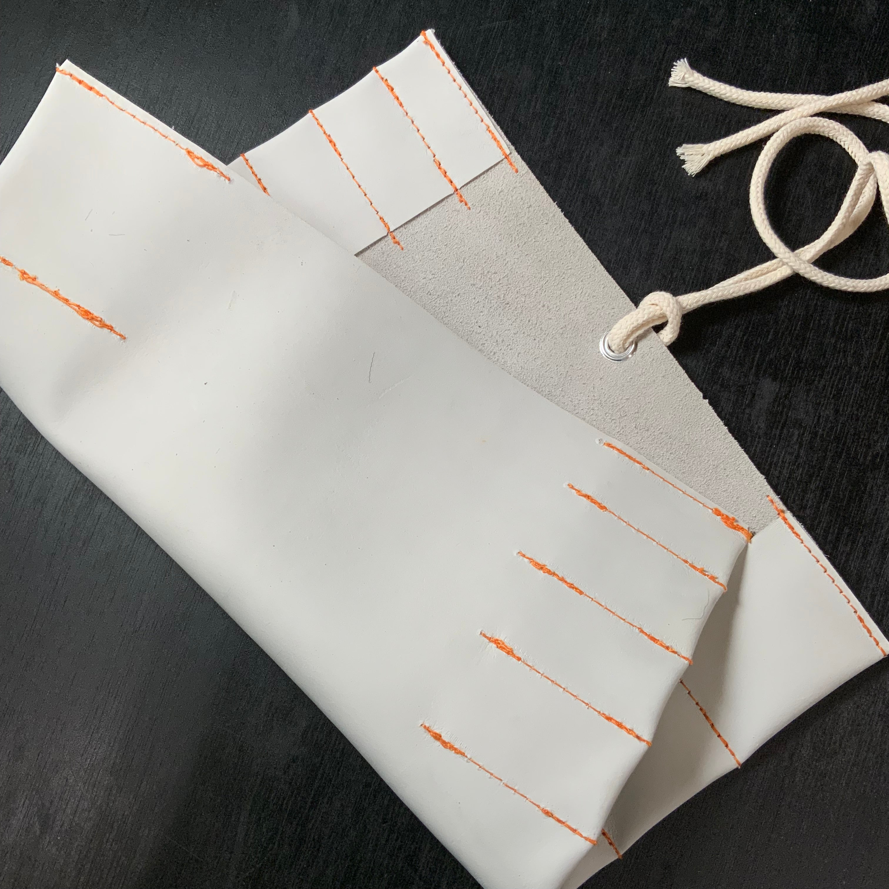 8 Timber chisels and Tool Leather Roll Bag     鑿巻き 厚鑿用  床革製 (中) Middle size　8本収納