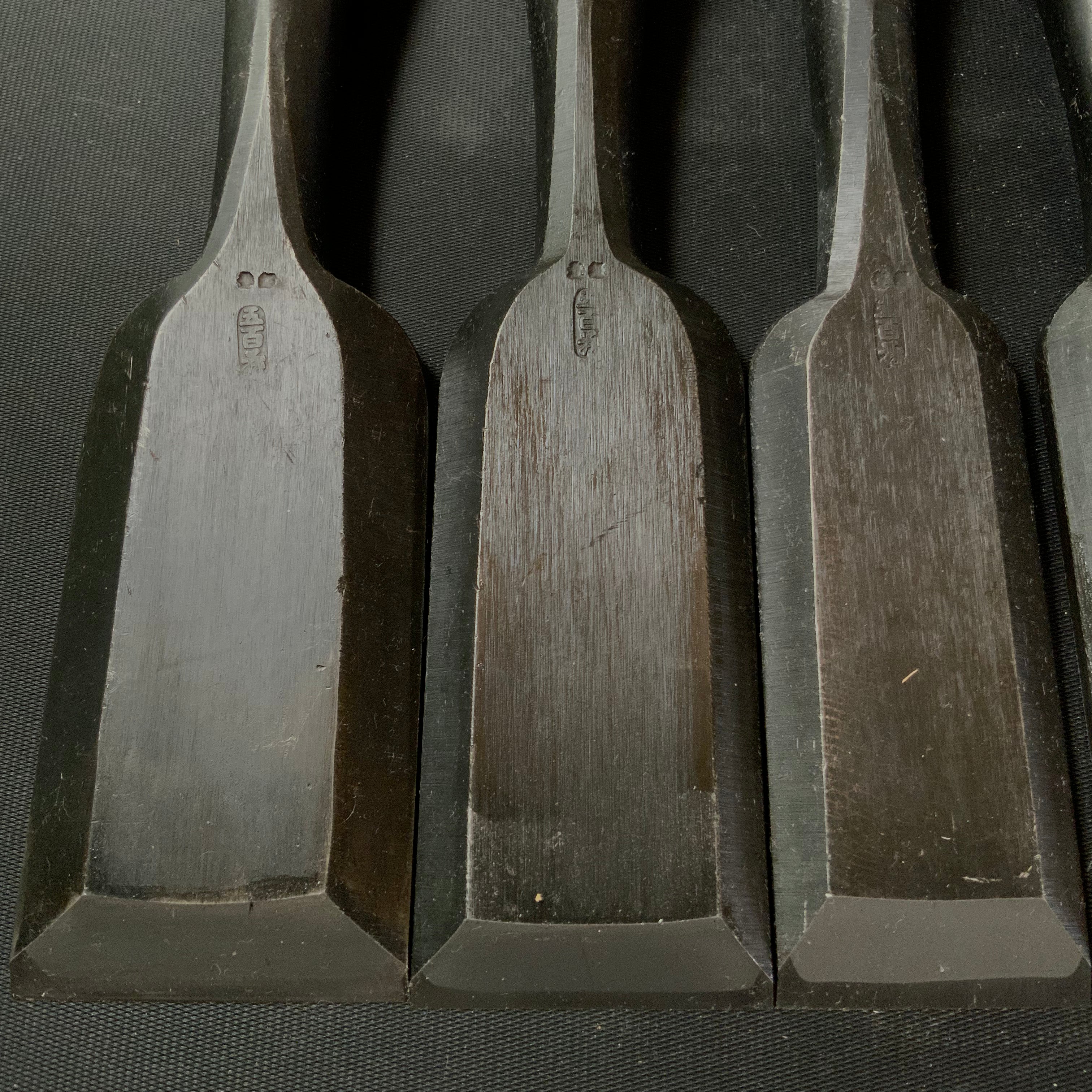 Ioroi Timber chisels set with white steel by Ioroi Hideo 五百蔵秀夫作 五百蔵 厚鑿  5本組 Atsunomi