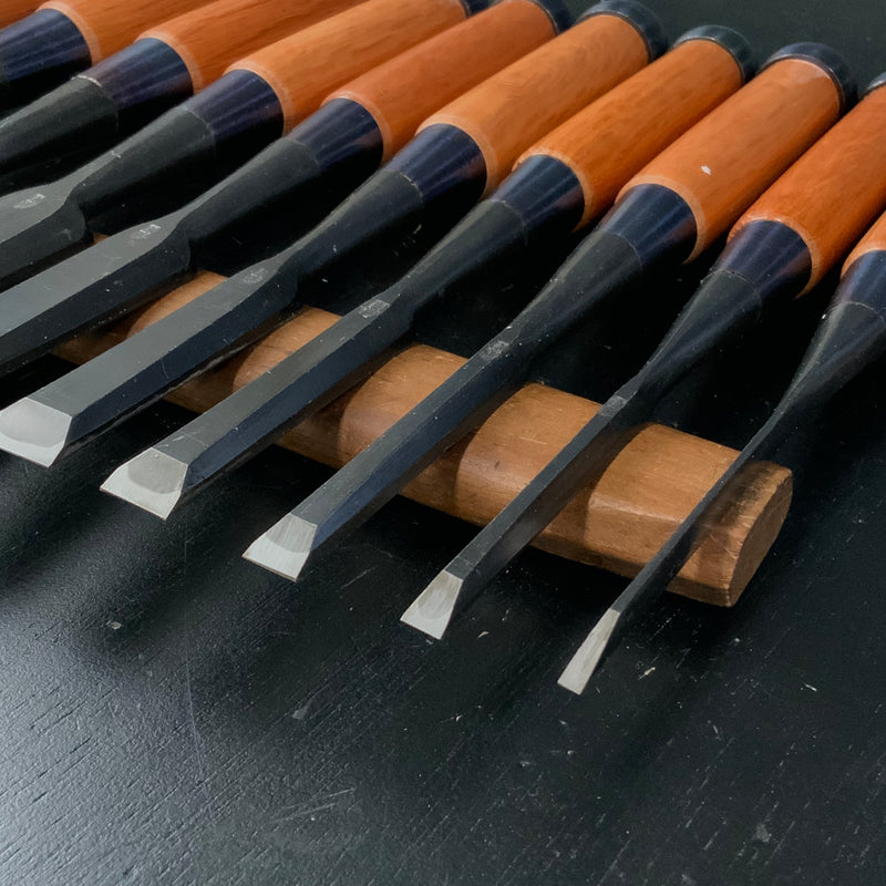 Kunitsuru bench chisels 10-piece set Blacksmith finish with white steel 掘出し物 國鶴 黒仕上 追入組鑿 10本組