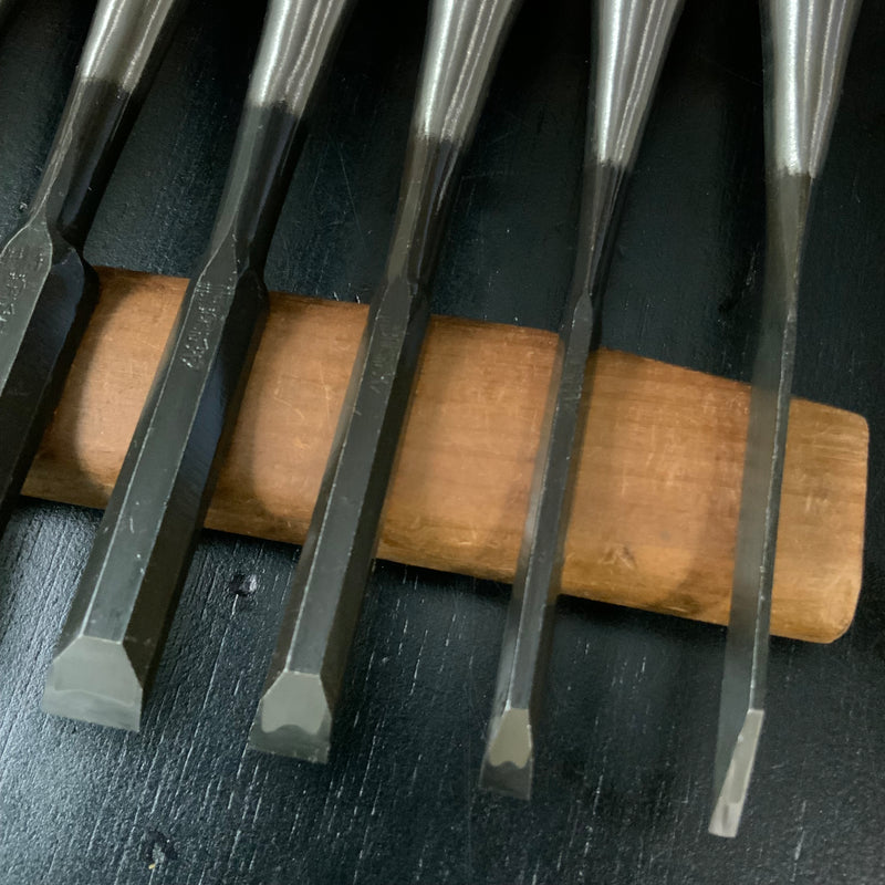 Kikuhiromaru Bench chisels set (Oirenomi,Yotsuura) with wooden box 菊弘丸 追入組鑿 四つ裏 桐箱付