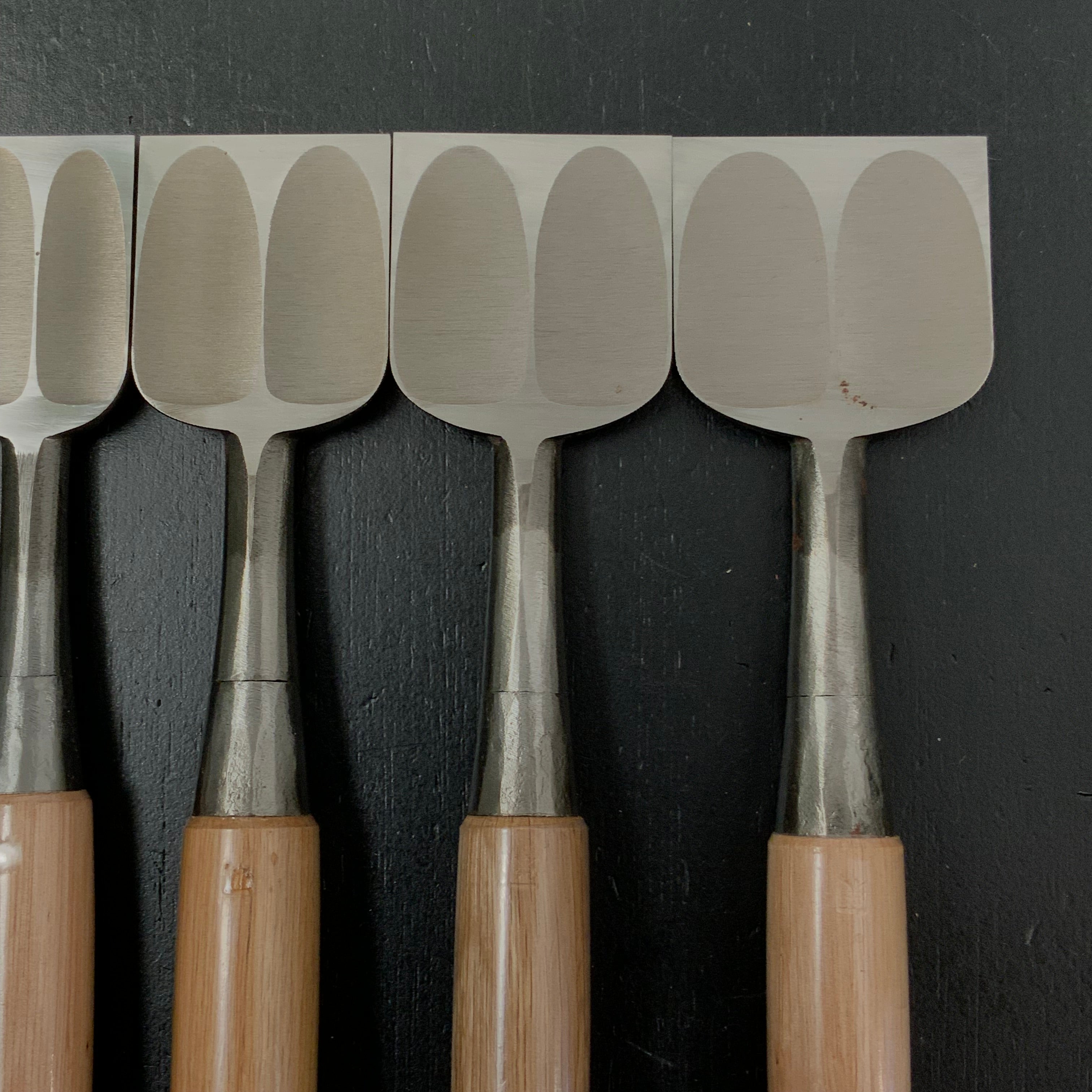 Old Stock Tasai Special Bench chisels (Oirenomi) with blue steel  掘出し物 田斎作 磨き仕上 追入鑿 二つ裏