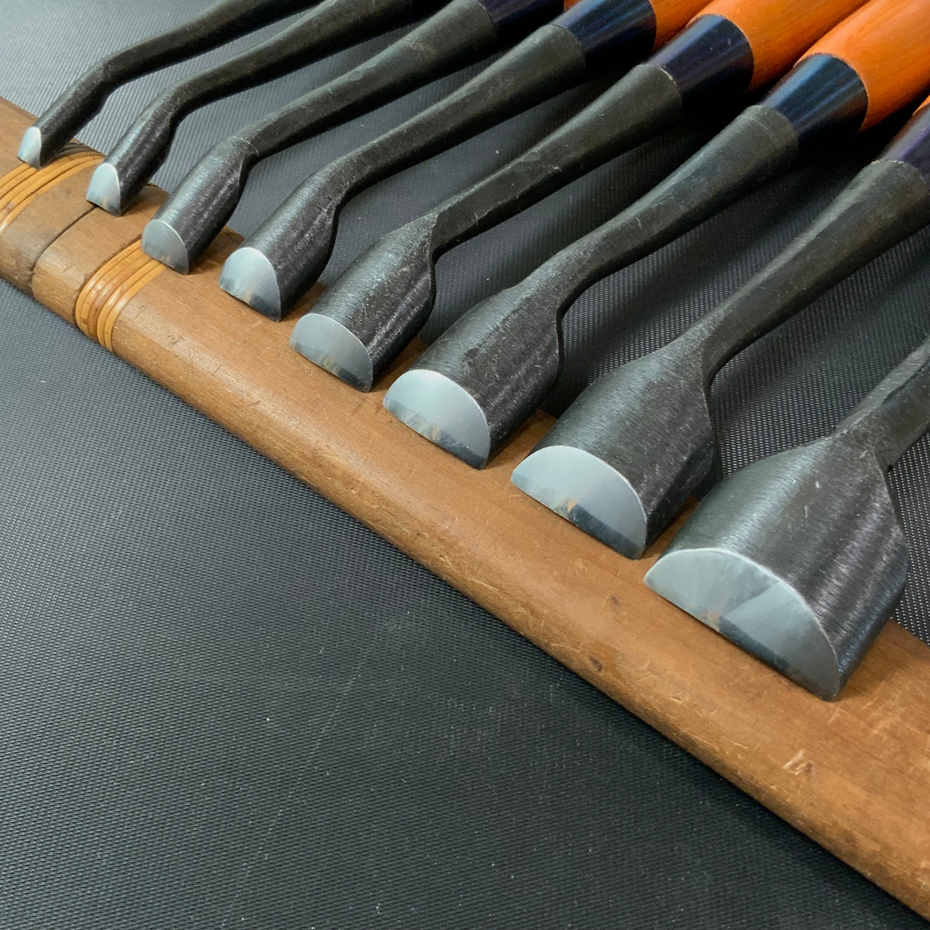 Hashi Spoon chisels set Carving chisels with white steel  橋 清玄作 丸曲組鑿  八本組