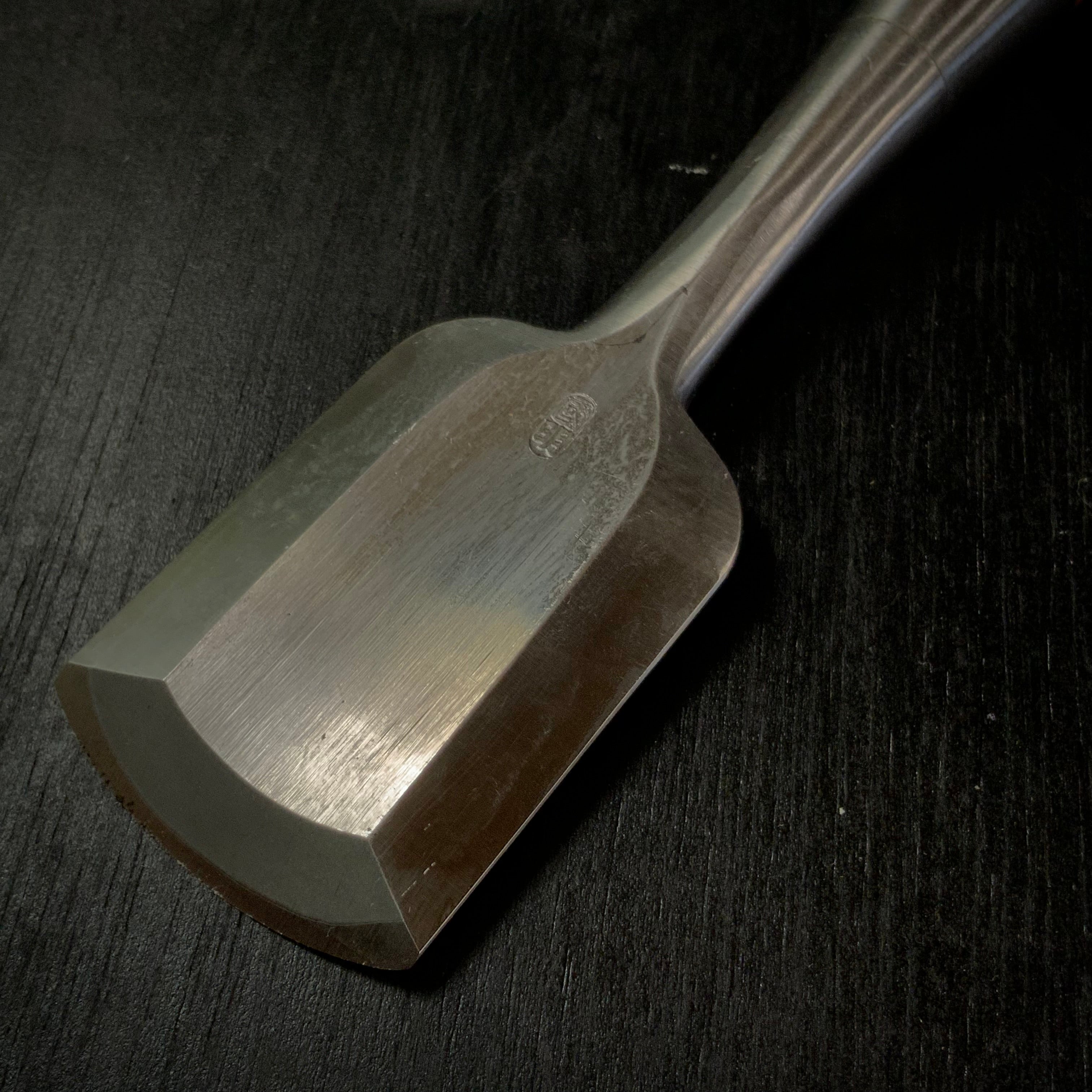 Old Stock Kuniaki Soto maru chisels with white steel     掘出し物 國明 外丸組鑿 42mm