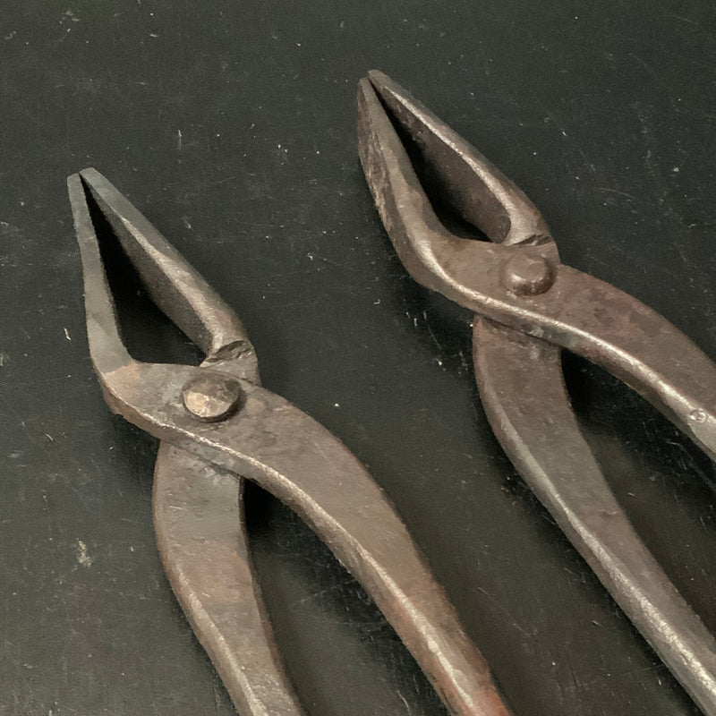 Yatoko Flat Type Traditional Japanese blacksmith tool (pliers)   矢床 火造箸 平 450ｍｍ